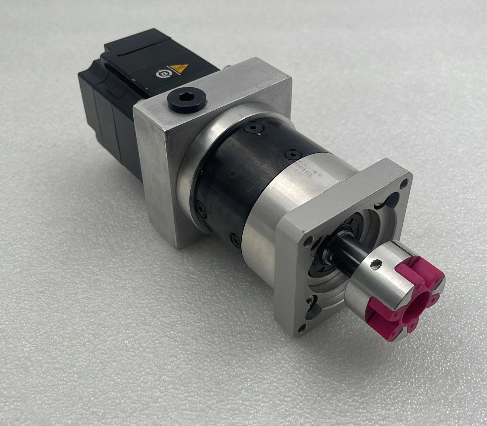 YASKAWA SGM7J-02AFA61 AC SERVO MOTOR 200V PH-3 1.6A 250Hz W/ Gear PLGS005-EAT007