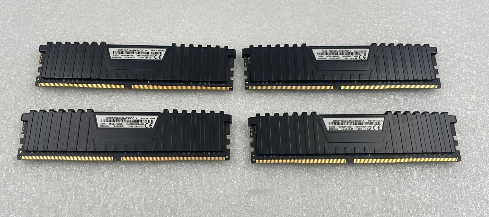 [LOT 4] Corsair Vengeance LPX 16GB 2400MHz DDR4 CMK16GX4M4A2400C14 Memory RAM