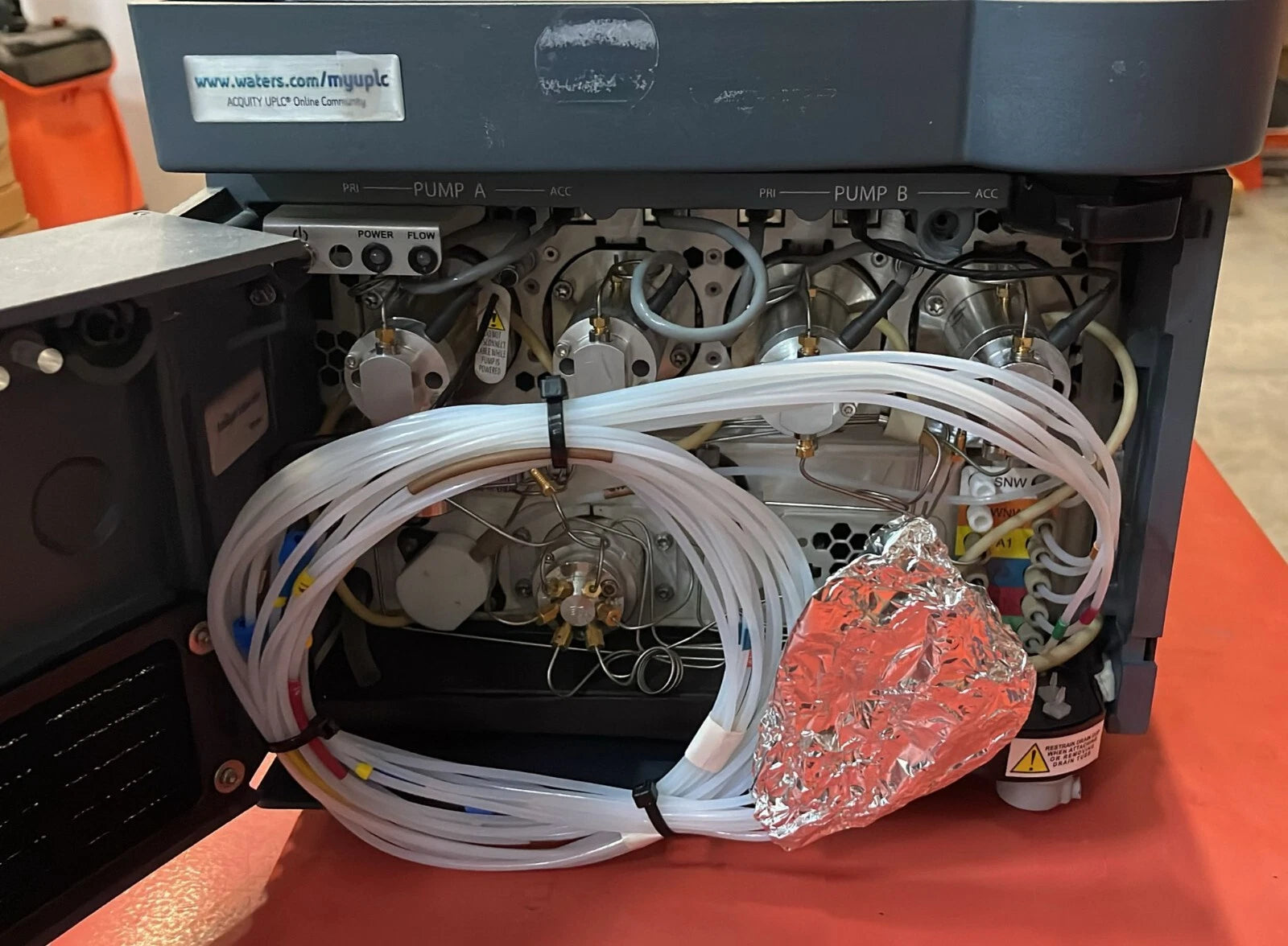 Waters Acquity Binary Solvent Manager UPLC 186015001 W/ Tray **AS IS