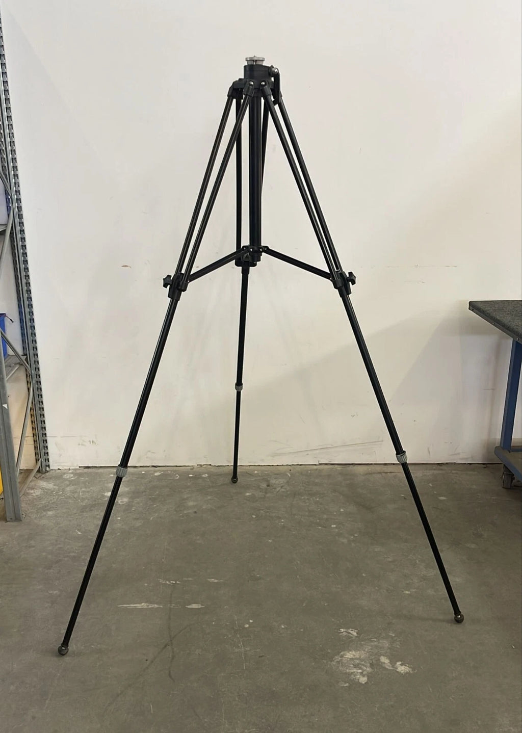 Manfrotto 028B Camera Tripod 3-Section TRIMAN CAMERA TRPD BLK W/O HD