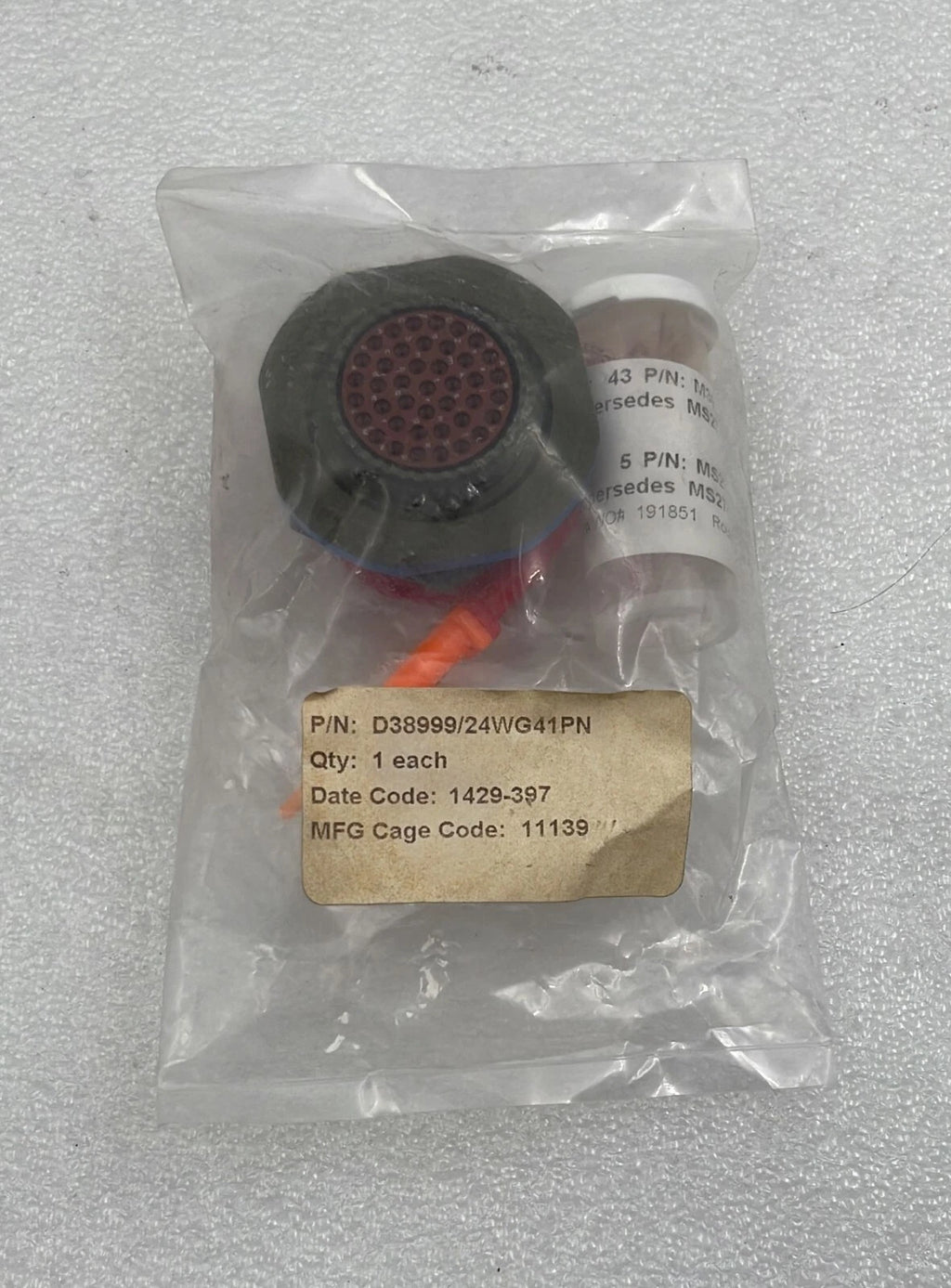 [LOT 5 PCS] Amphenol D38999/24WG41PN Circular MIL Spec Connector
