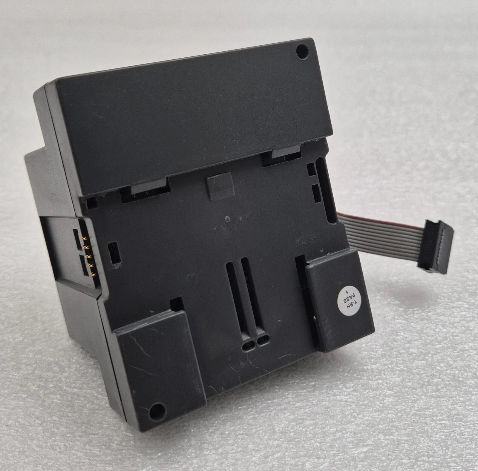 Unitronics IO-PT400 DIN rail mounting rear view