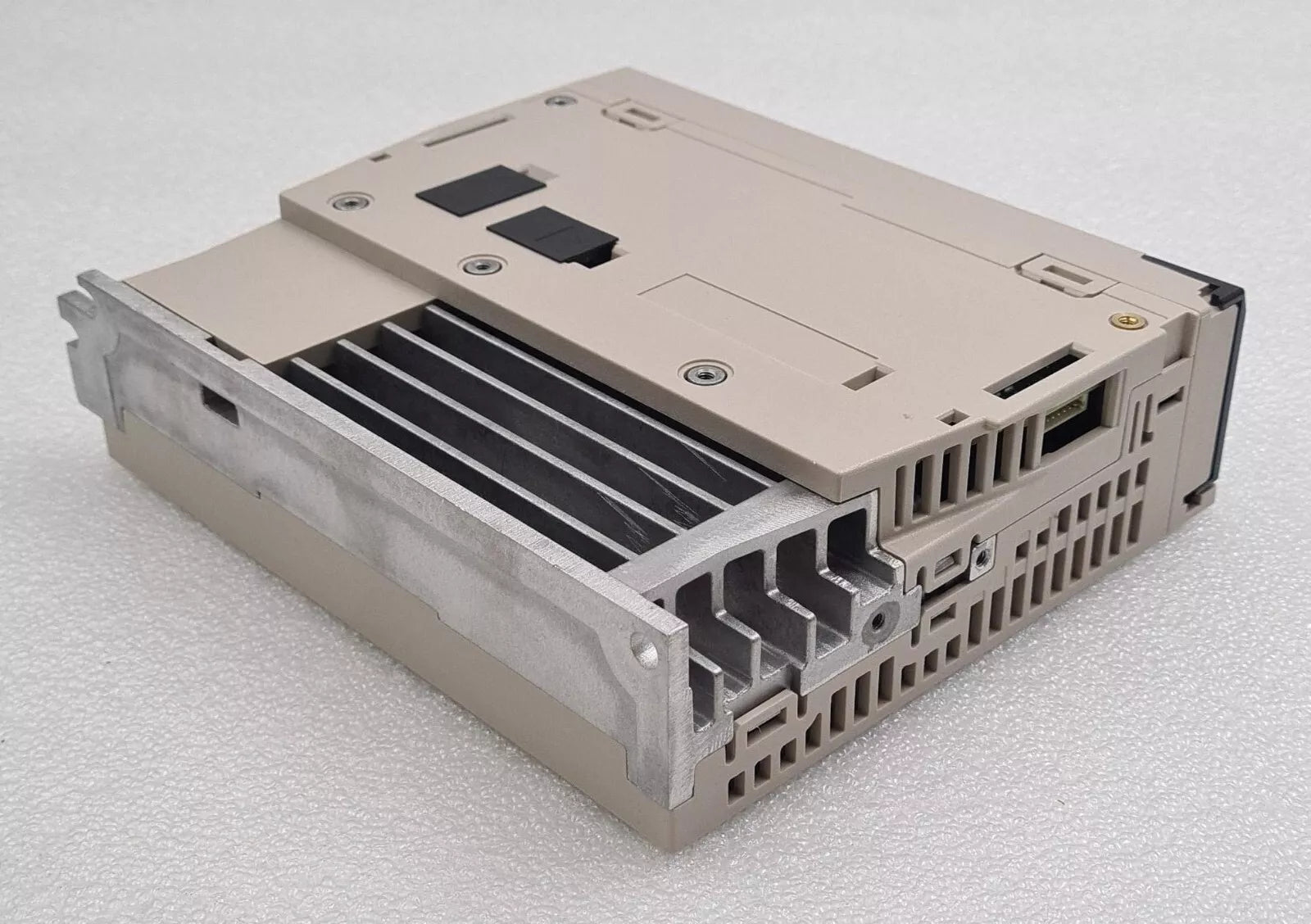 NEW - YASKAWA SERVOPACK SGD7S-R90AA0A Servo Driver 200V