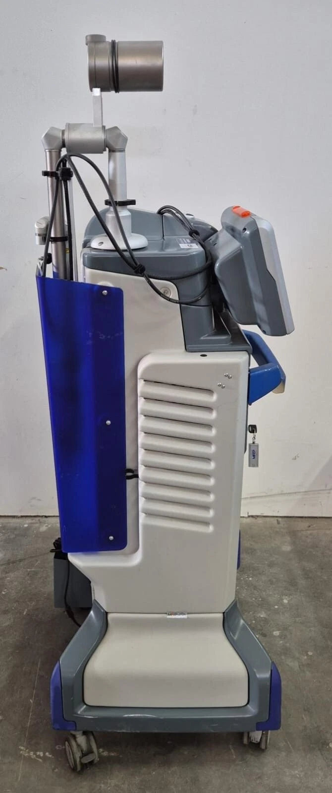 DEKA Smartxide2 M103P1 C60 MonaLisa Touch CO2 laser system with articulated arm and touchscreen interface