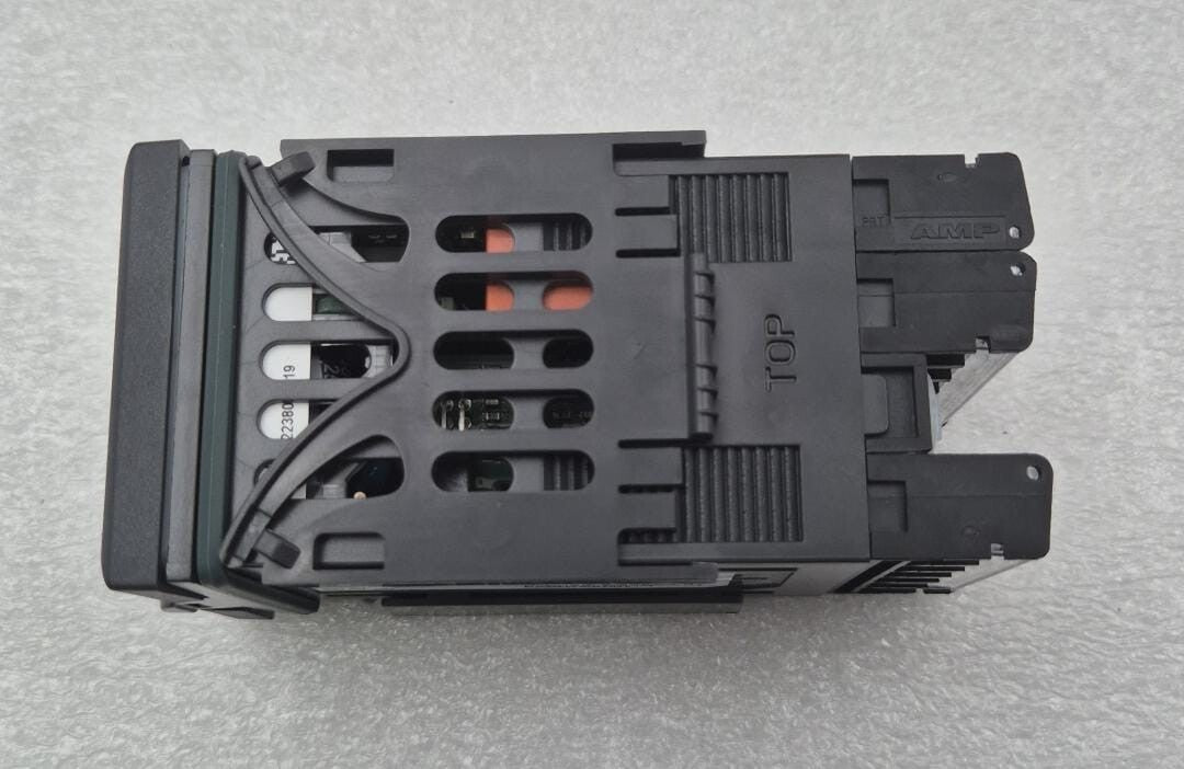 NEW - Schneider Eurotherm EPC 3016 Process & Temperature Controller