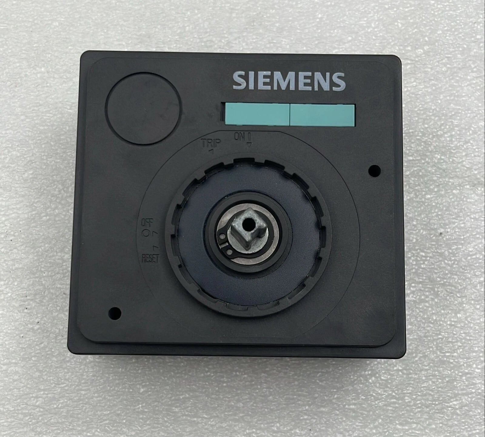Siemens 3VL9300-3HE00 Frount Mount Rotary Drive Switch