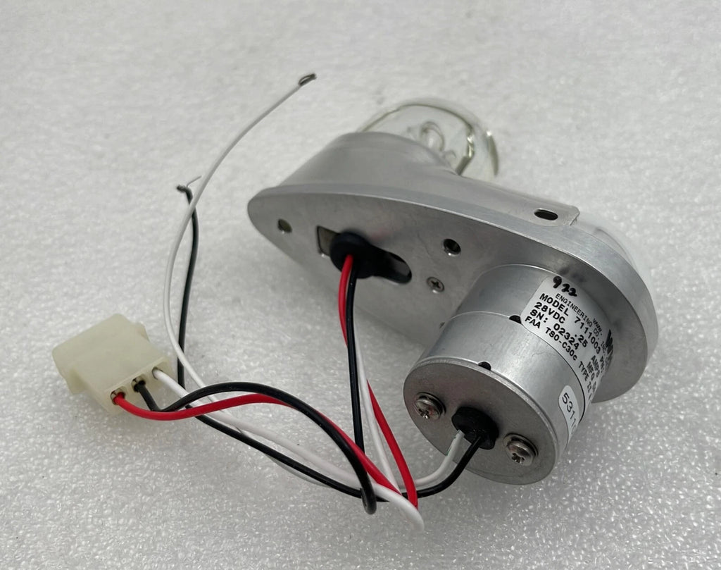 WHELEN 7111003 01-0771110-03 CESSNA LIGHT WING TIP POSITION STROBE