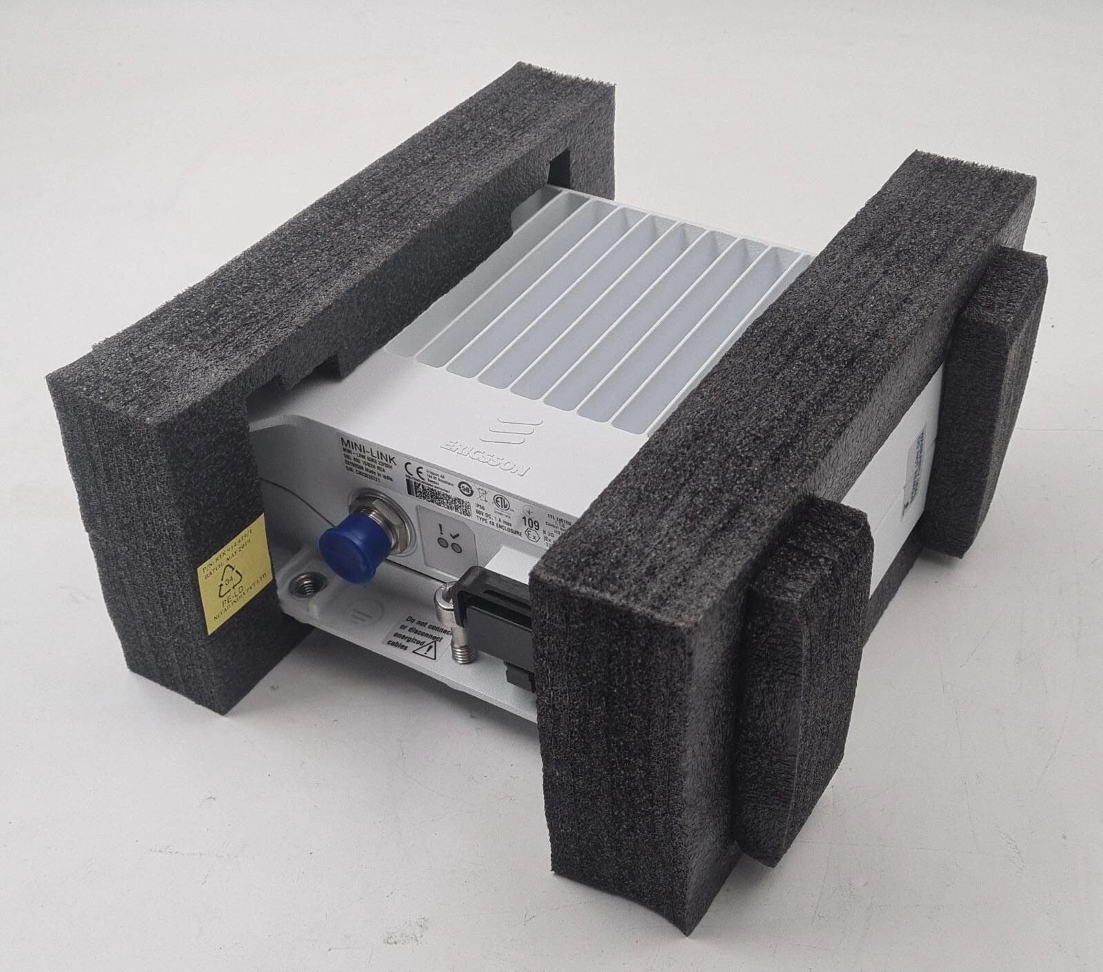 NEW - Ericsson Radio unit UKL 402 15/02H MINI-LINK 6363 23/02H R2A