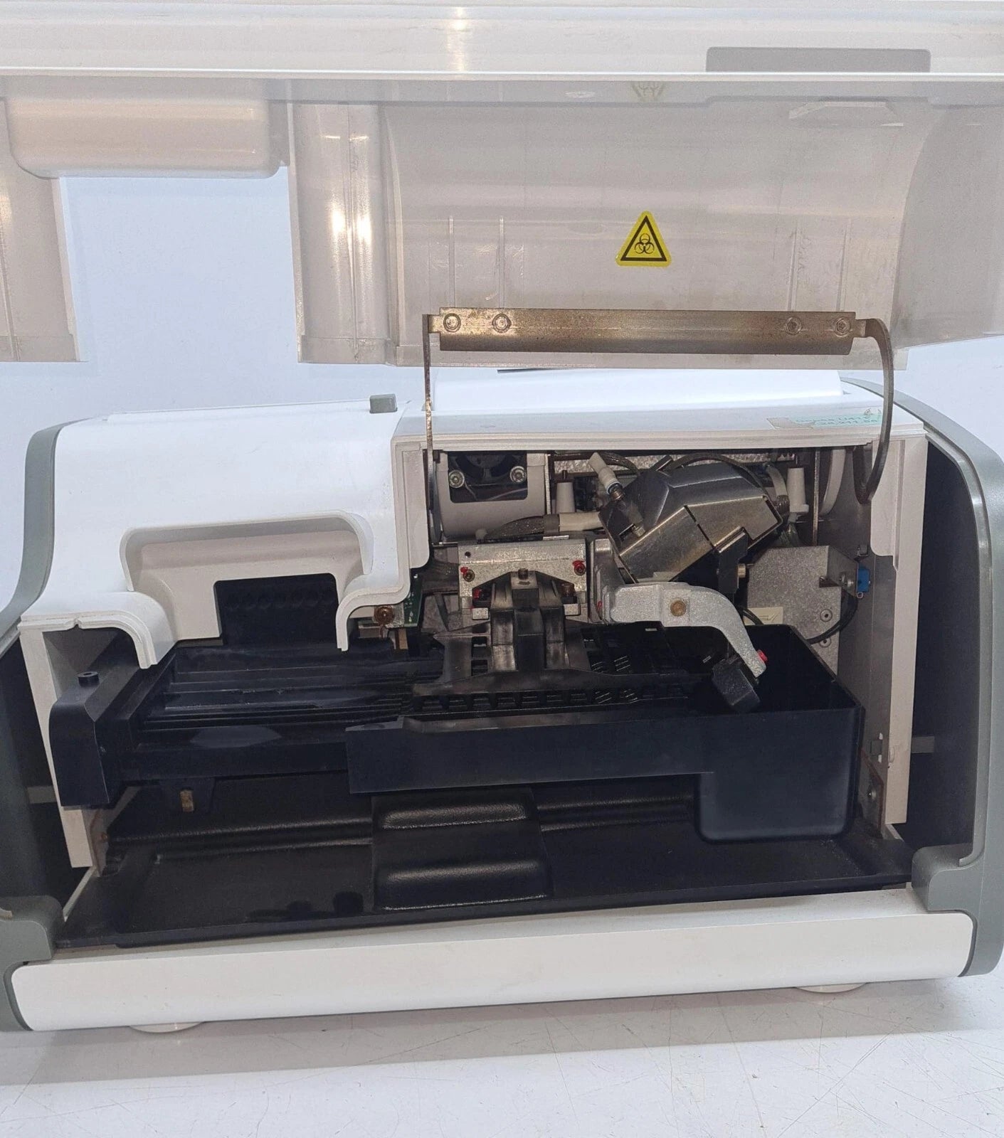 Roche Cobas U-411 Urine Analyzer 100-125V / 200-240V **AS IS**