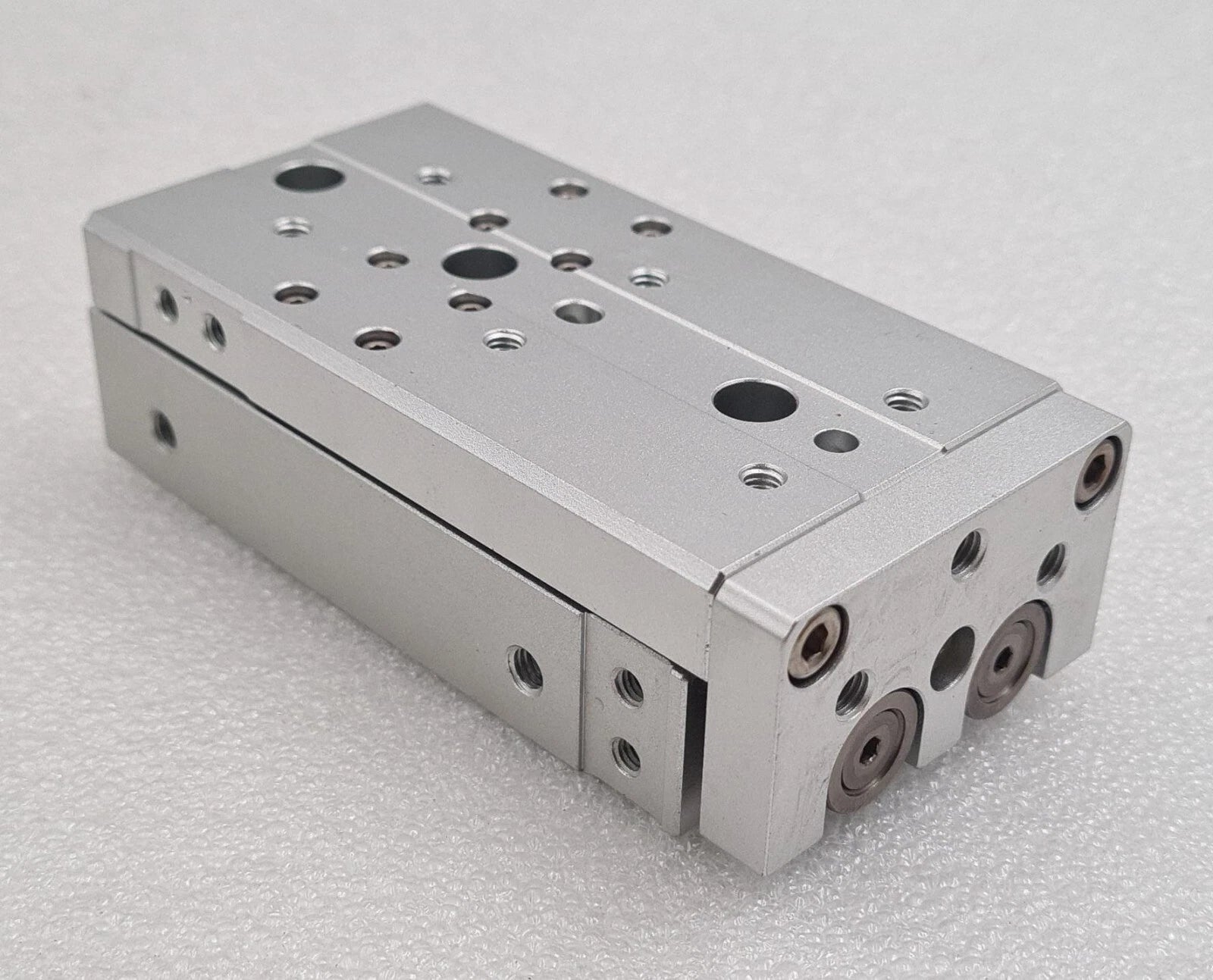 NEW SEALED - AIRTAC CYLINDER HLQ12X40S Compact Air Slide Table Ball Bearing