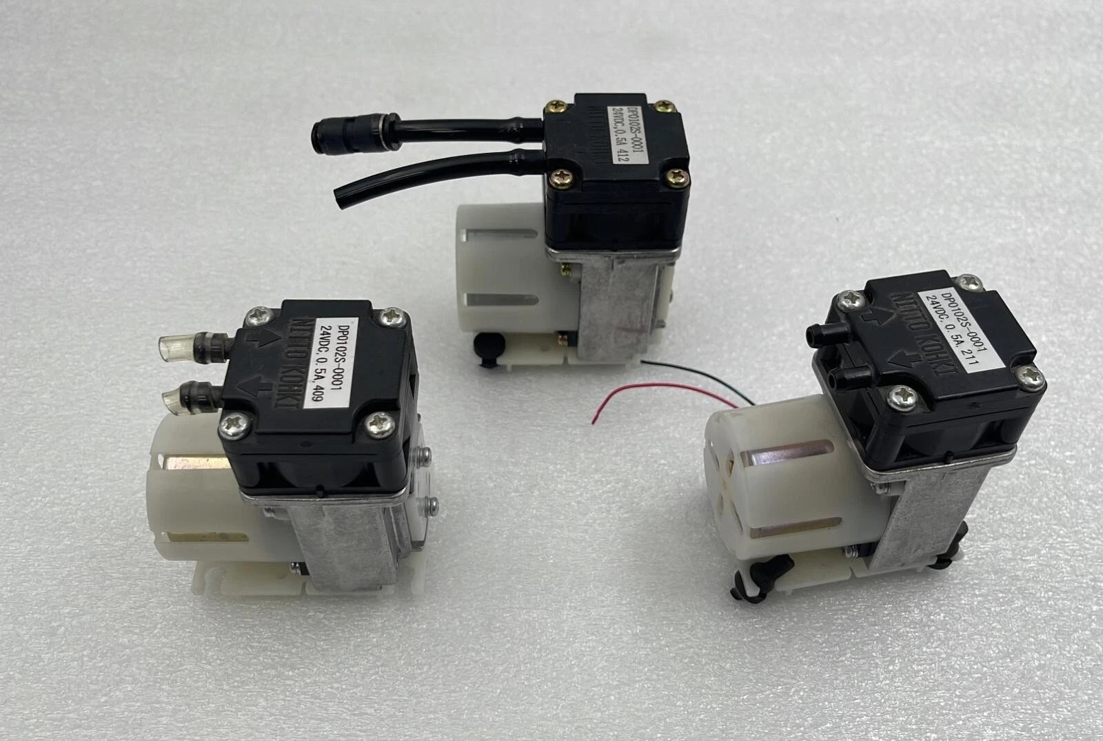 [LOT 3 PCS] Nitto Kohki DP0102S-0001 Compressor Vacuum Pump 24Vddc 0.5A **AS IS