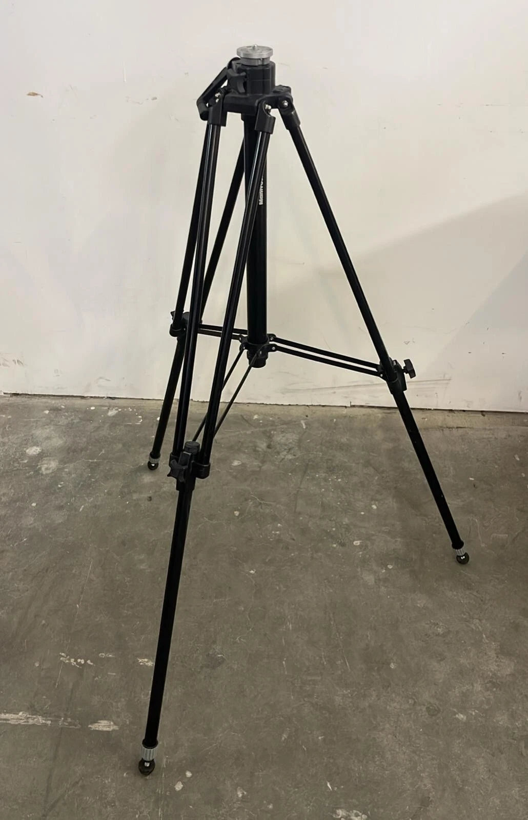 Manfrotto 028B Camera Tripod 3-Section TRIMAN CAMERA TRPD BLK W/O HD