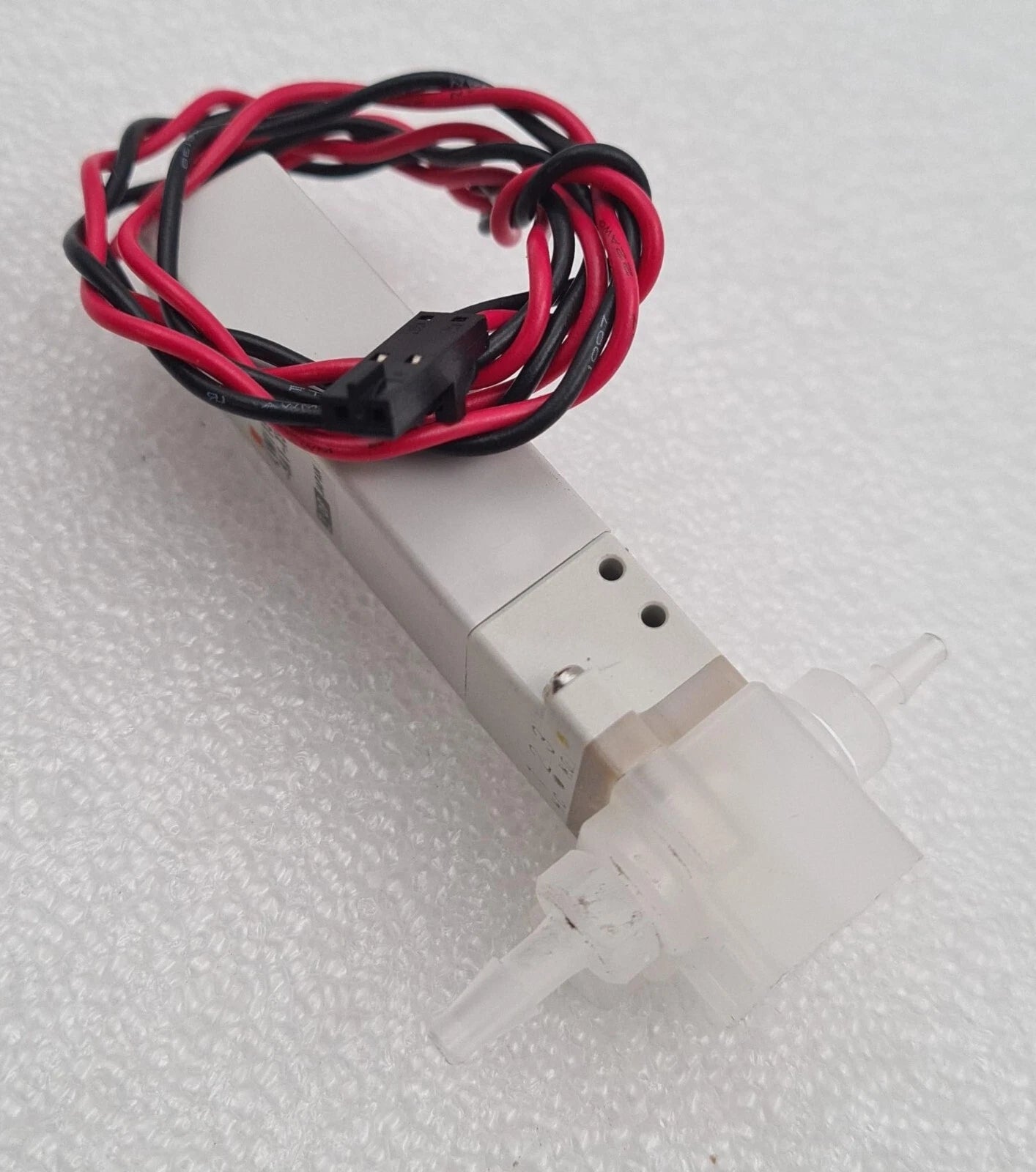 SMC LVM115-5A1-X59 LVM 115 CHEMICAL VALVE 3 PORT