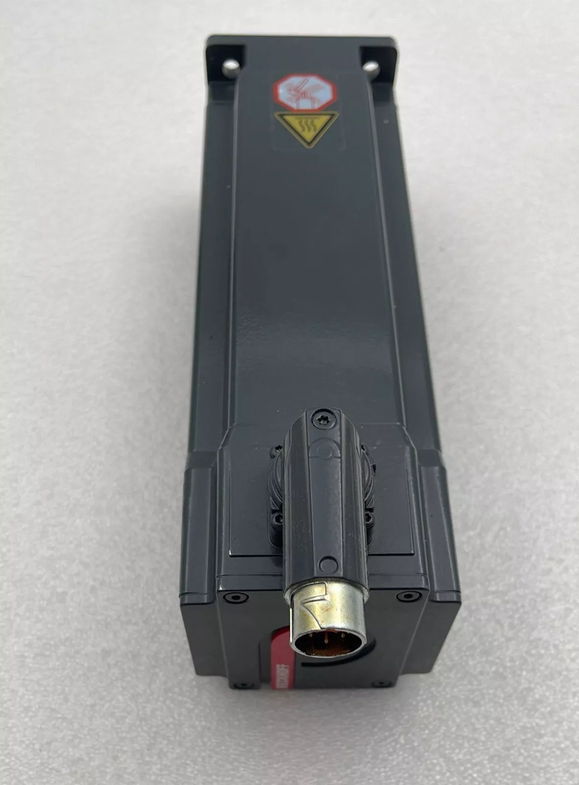 **NEW** BECKHOFF AM8033-1F21-0000 Servo Motor 6000rpm 1.7kW 24VDC