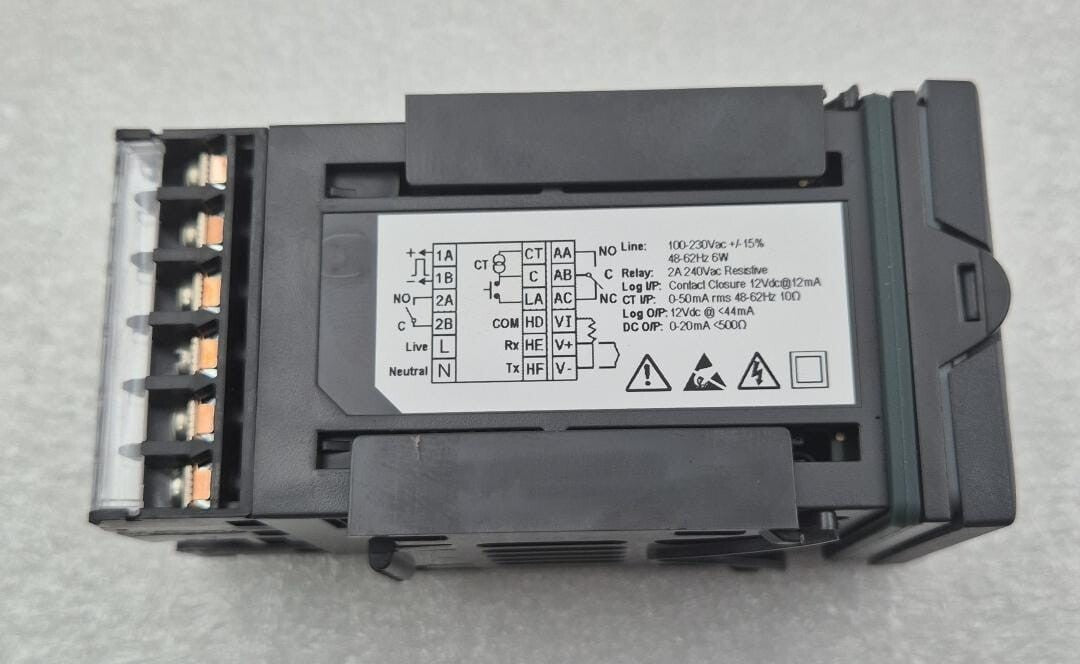 NEW - Schneider Eurotherm EPC 3016 Process & Temperature Controller