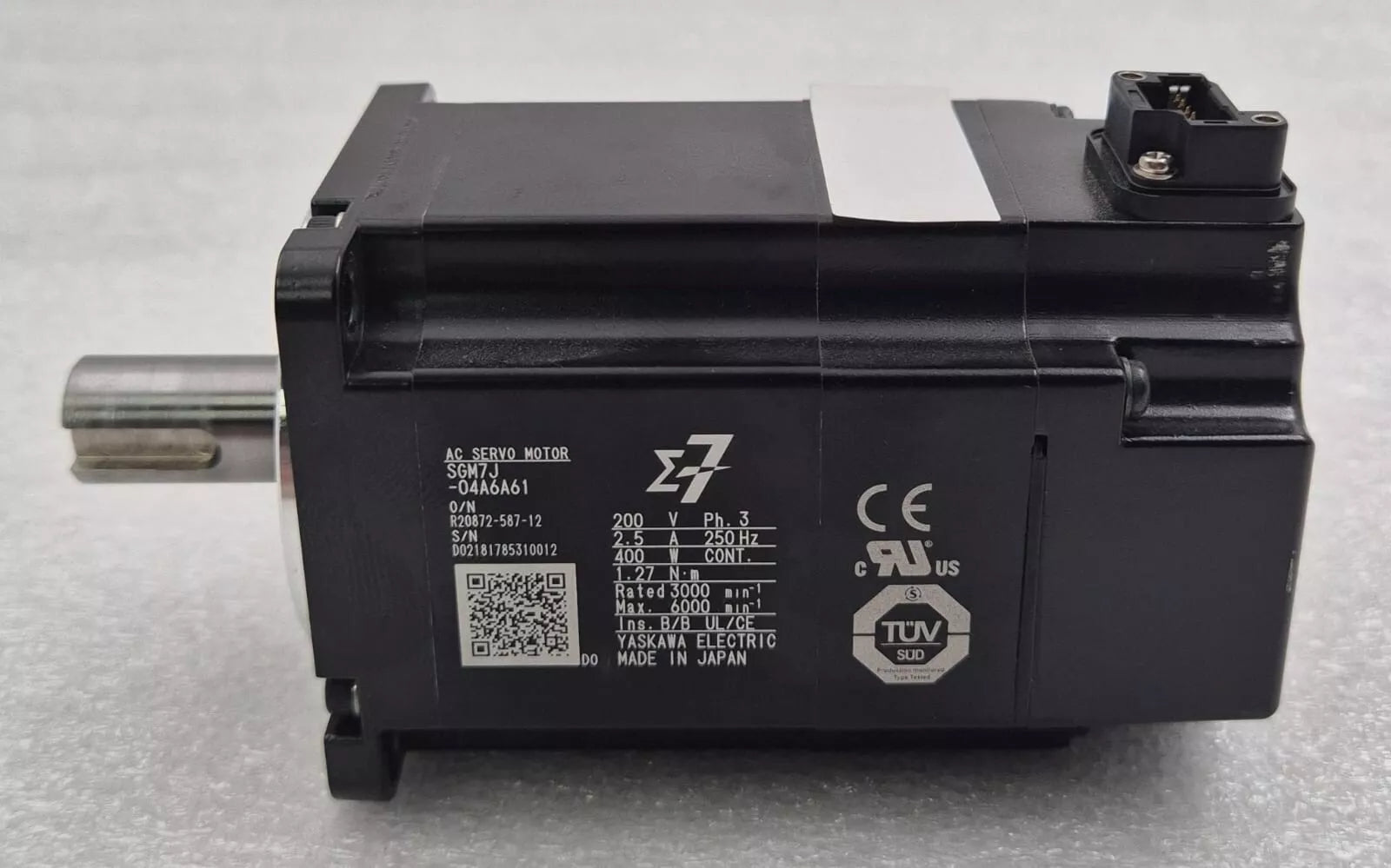 YASKAWA SGM7J-04A6A61 AC SERVO MOTOR