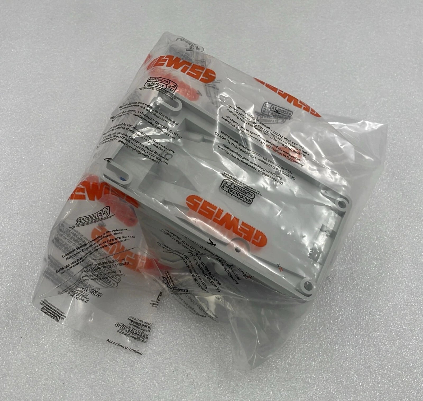 **NEW** GEWISS GW 62 477 Mounting Socket Outline IP44 - 2P+E 16A 200-250V