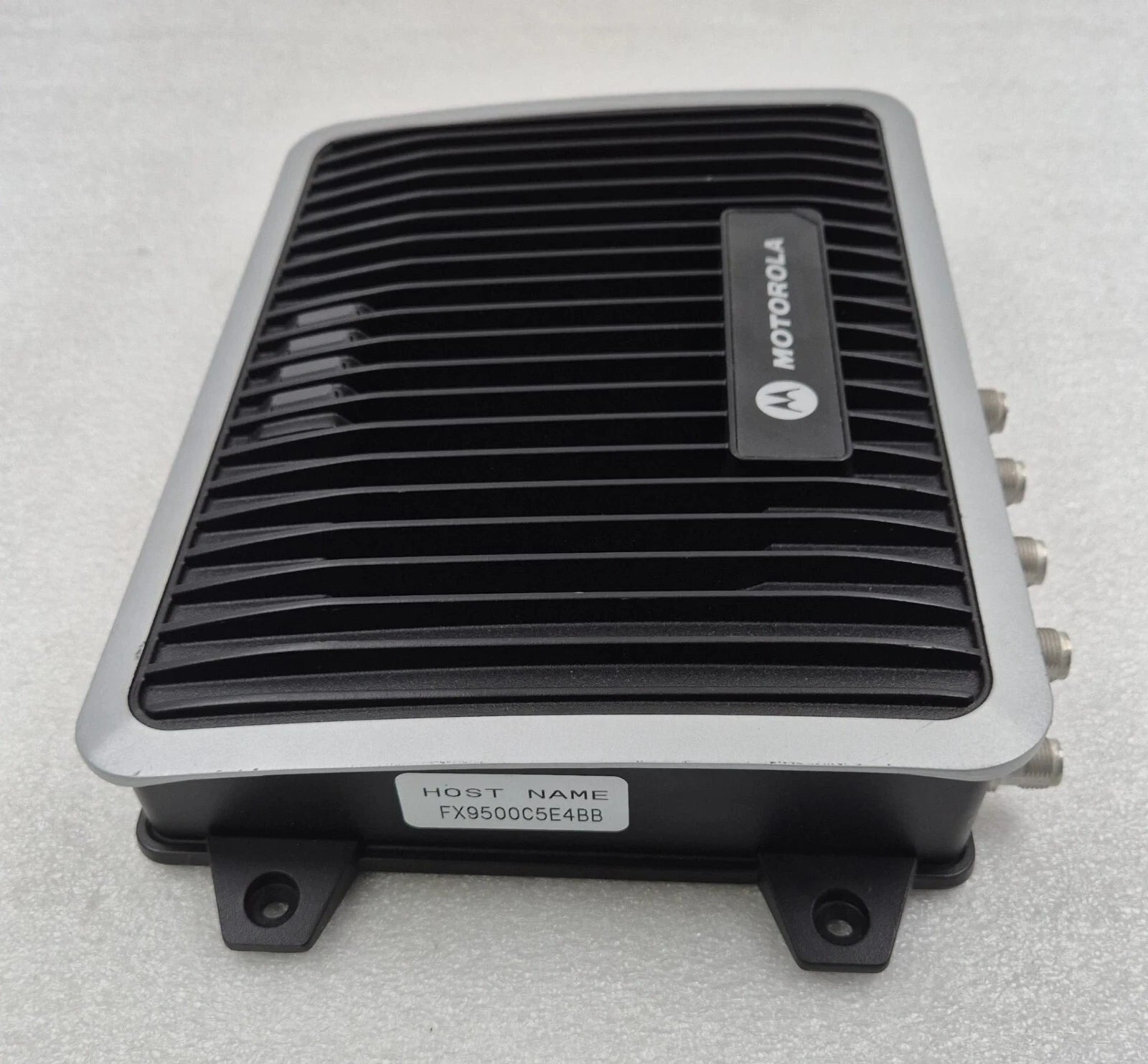 Motorola FX9500 FX9500-81324D41-US 8-Channel UHF RFID Reader 24V