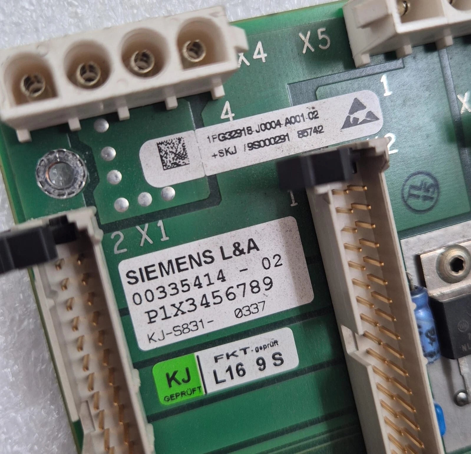 SIEMENS 00335414-02 P1X3456789 G32918 J0004 DISTRIBUTOR BOARD