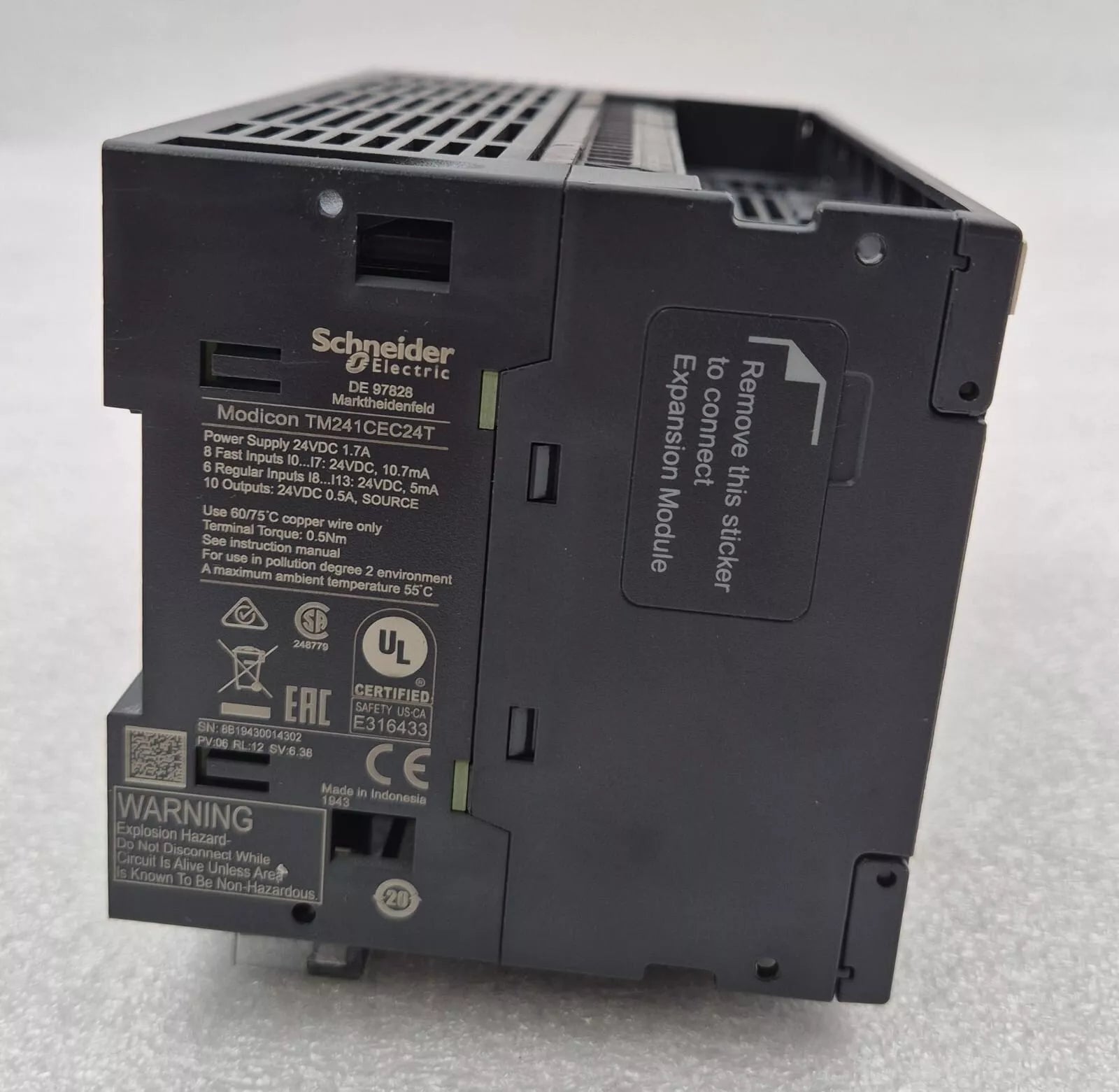 Schneider Electric Modicon M241 TM241CEC24T logic controller Tr OUT Source 24V