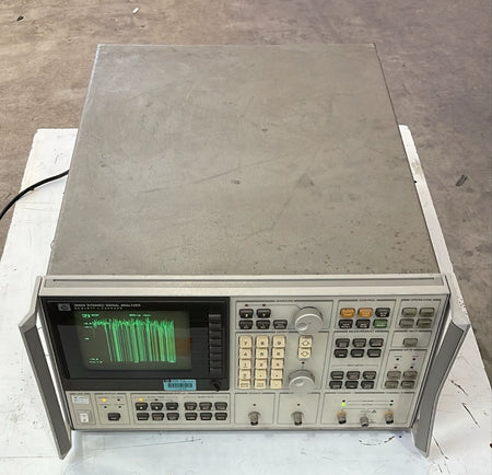 HP 3562A dynamic signal analyzer frequency analysis instrument