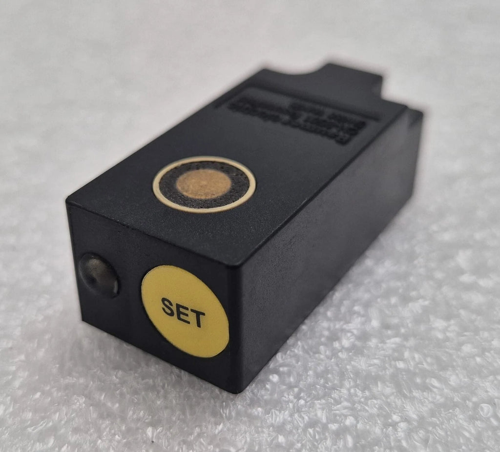 BAUMER ELECTRIC UNDK 20P6914/S35A ULTRASONIC DISTANCE PROXIMITY SENSOR