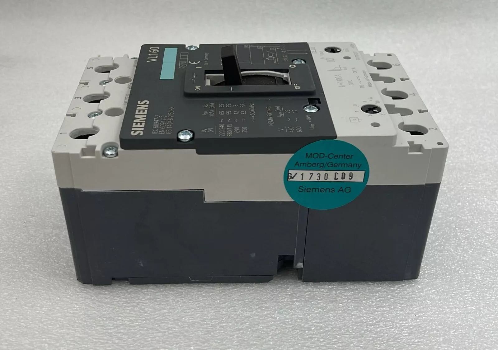 Siemens VL160 Circuit Breaker 3VL2716-1AA33-0AA0 W/Current Trigger 3VL9210-7DC30