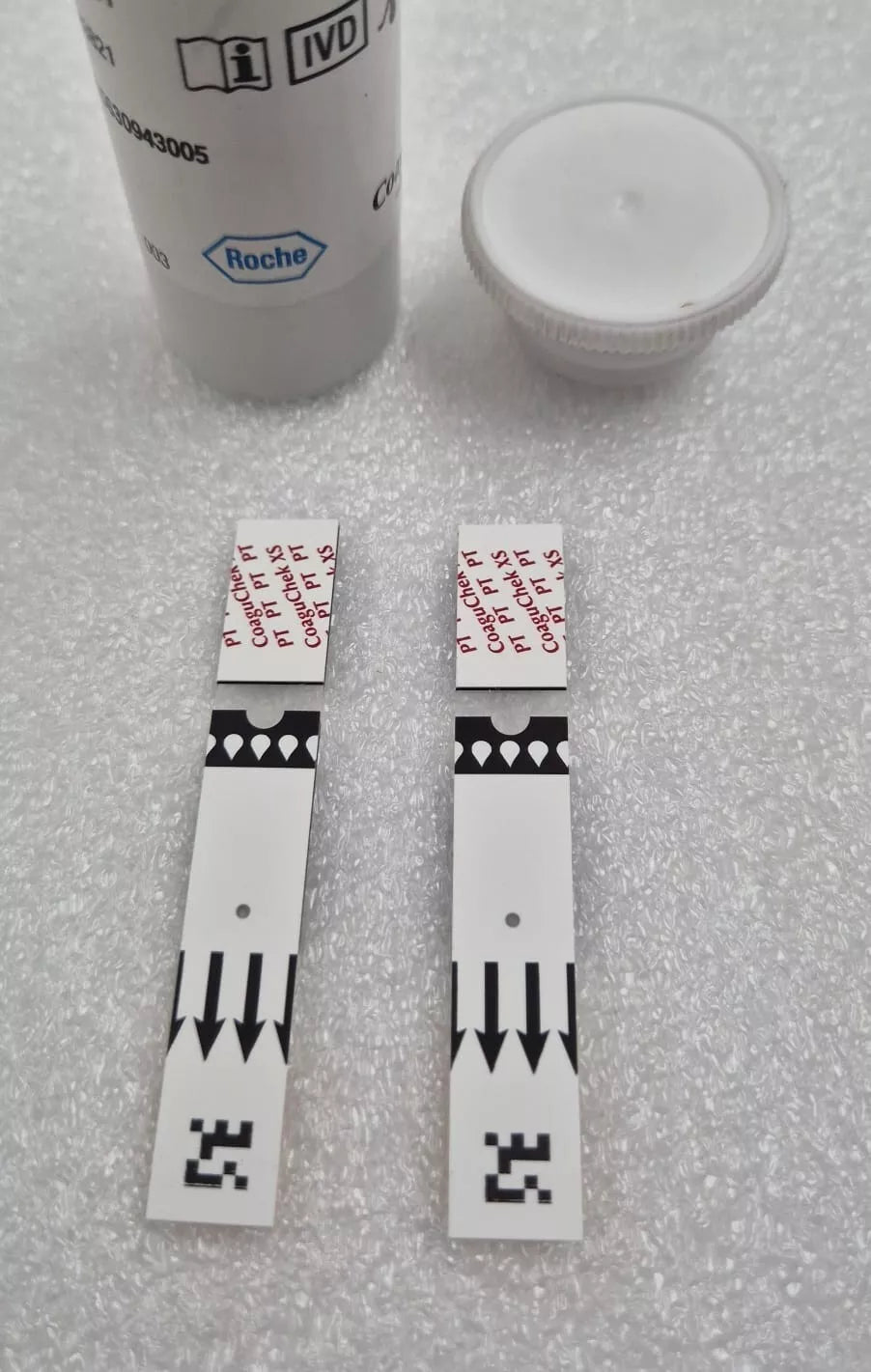 Roche CoaguChek XS Coagulation Meter Cat/Typ 03666794 W/ Case 2* Test Strips