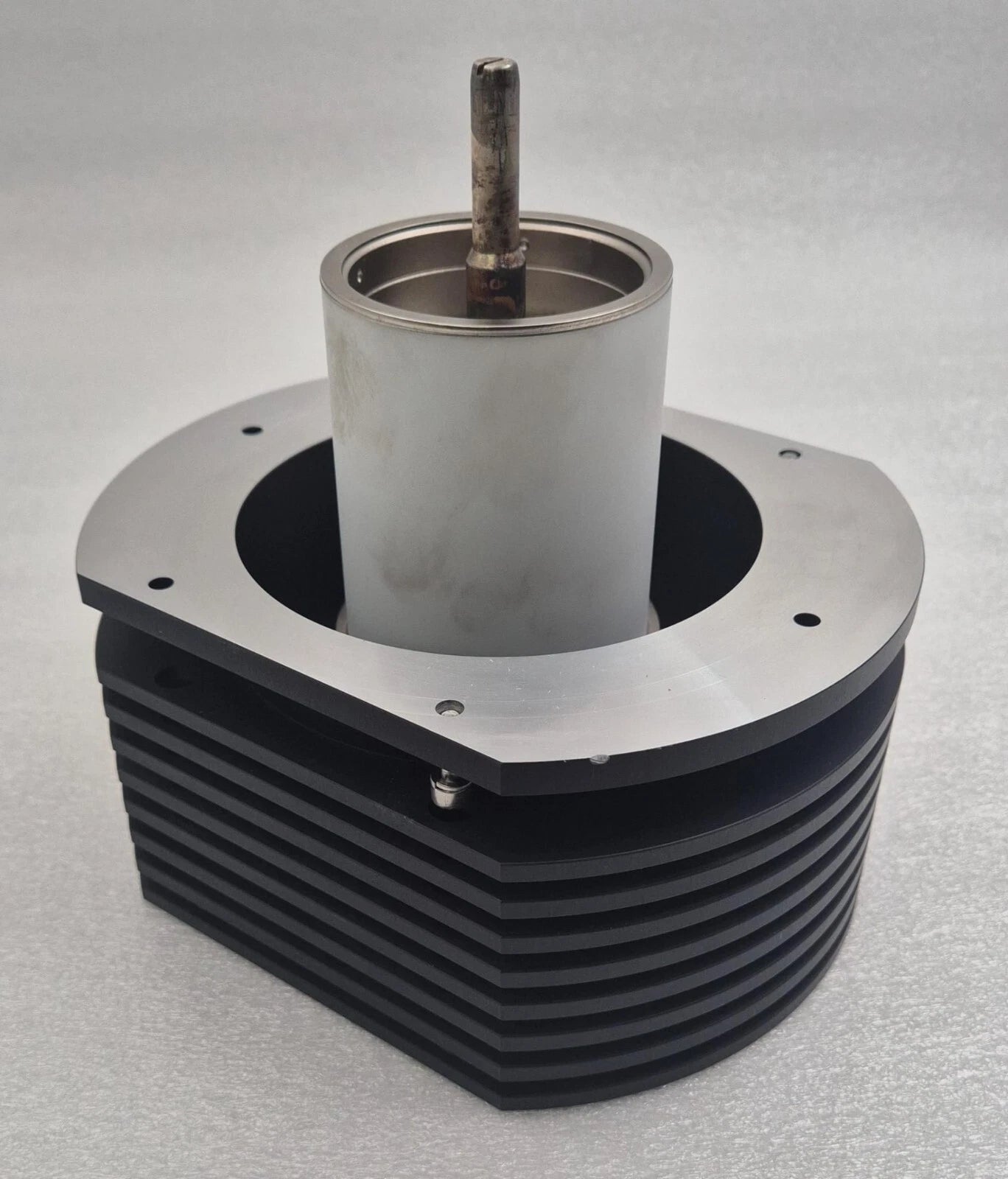 Electron Devices L-4477 thyratron side view with cooling fins