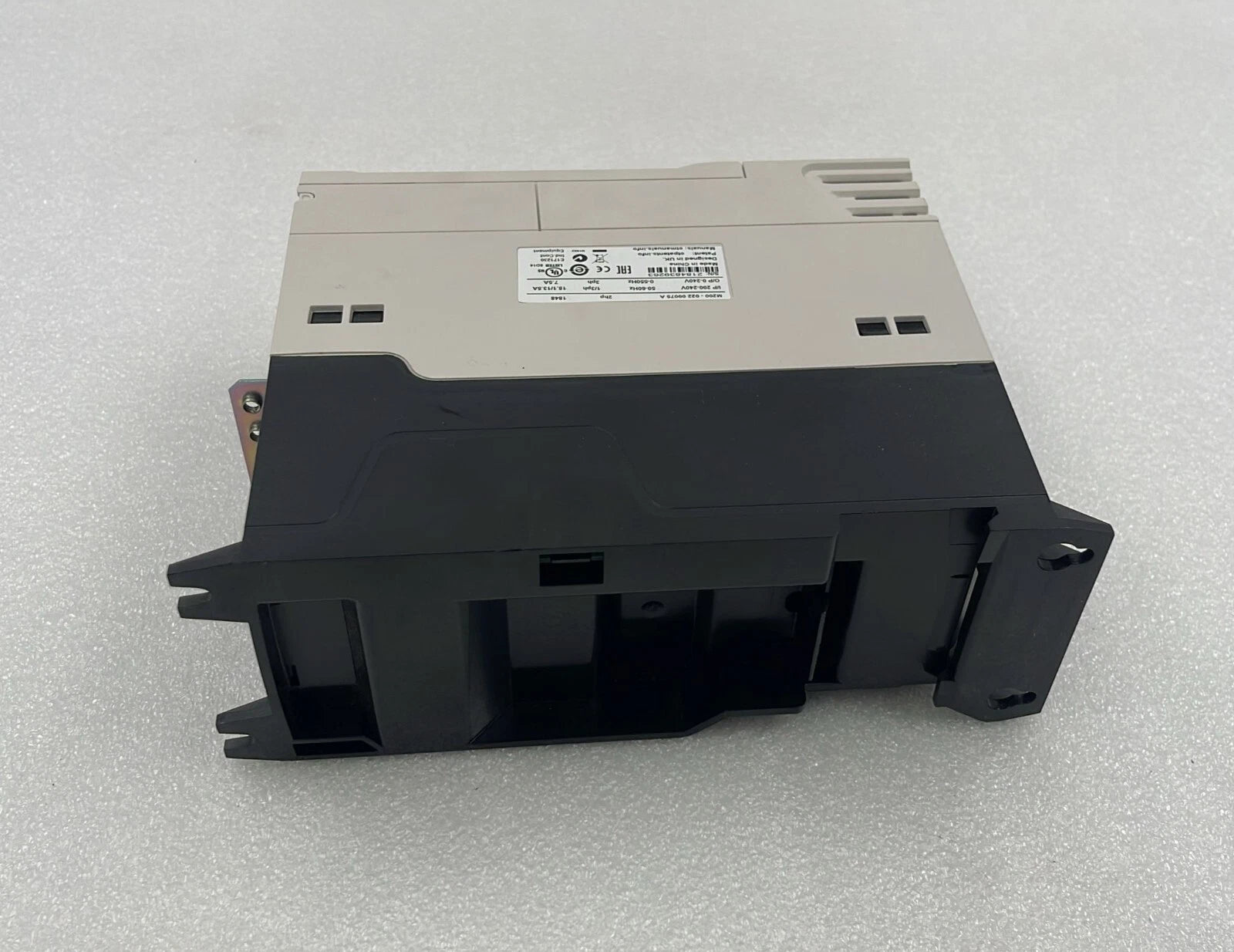 Nidec Control Techniques UNIDRIVE M200-022 00075 A