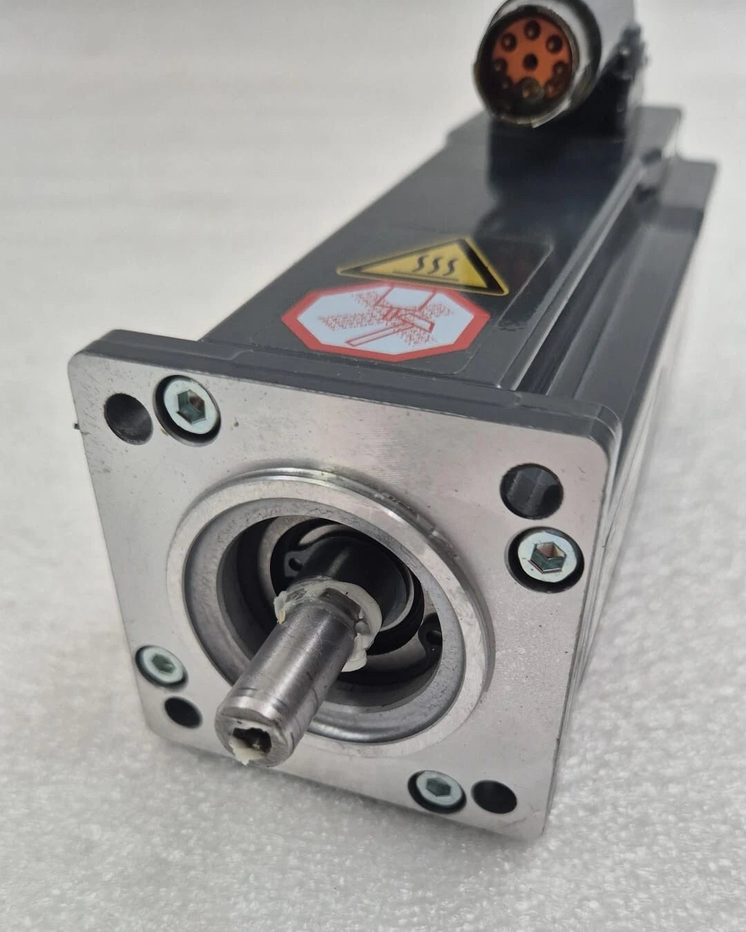 BECKHOFF AM8121-0F21-0000 Servo Motor 3000rpm 0.16kW 24VDC