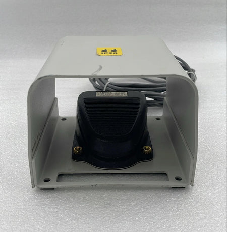 Linemaster 638-SW front pedal view inside enclosure
