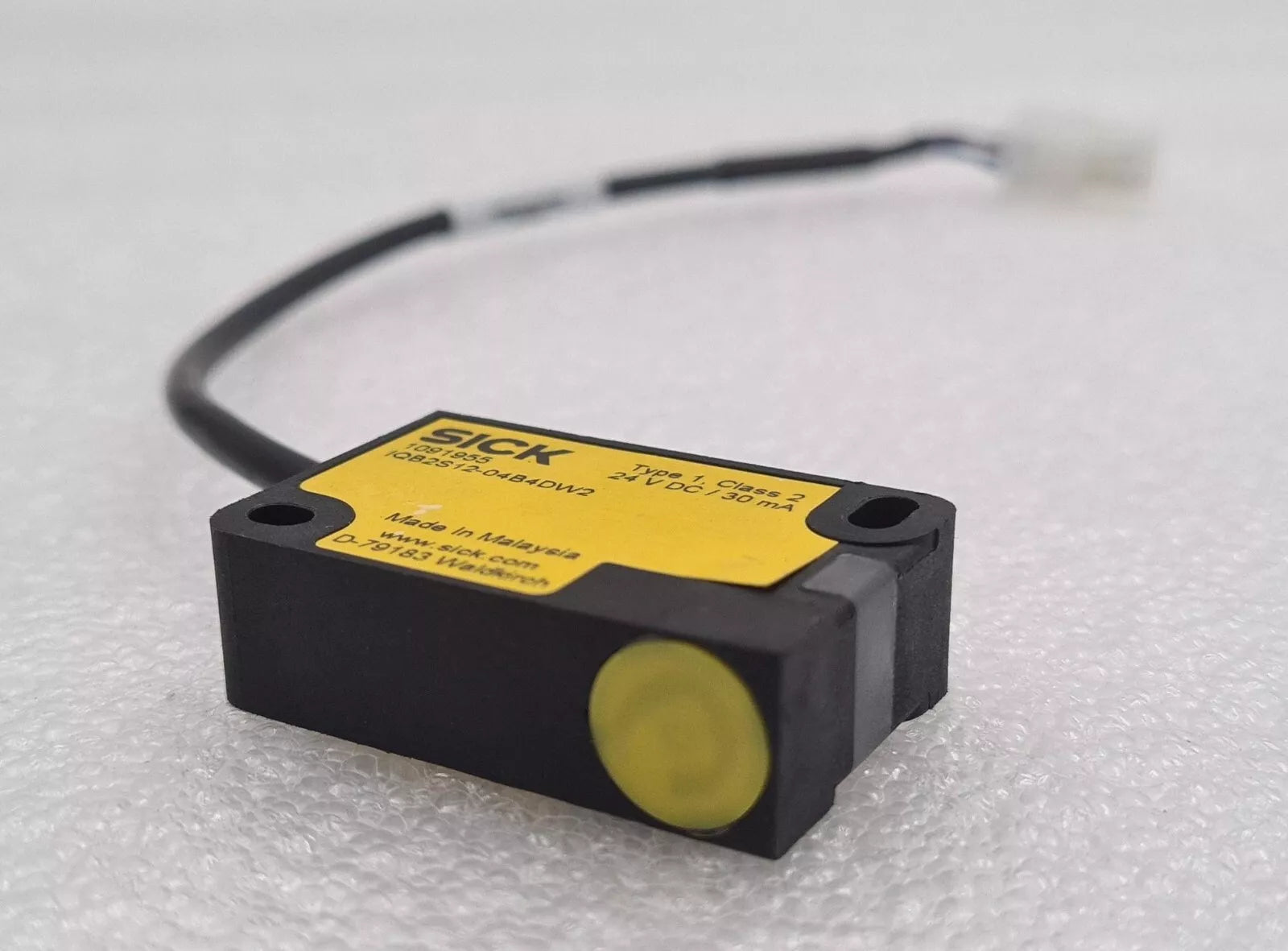 SICK 1091955 IQB2S12-04B4DW2 Inductive non-contact Safety Switch Sensor