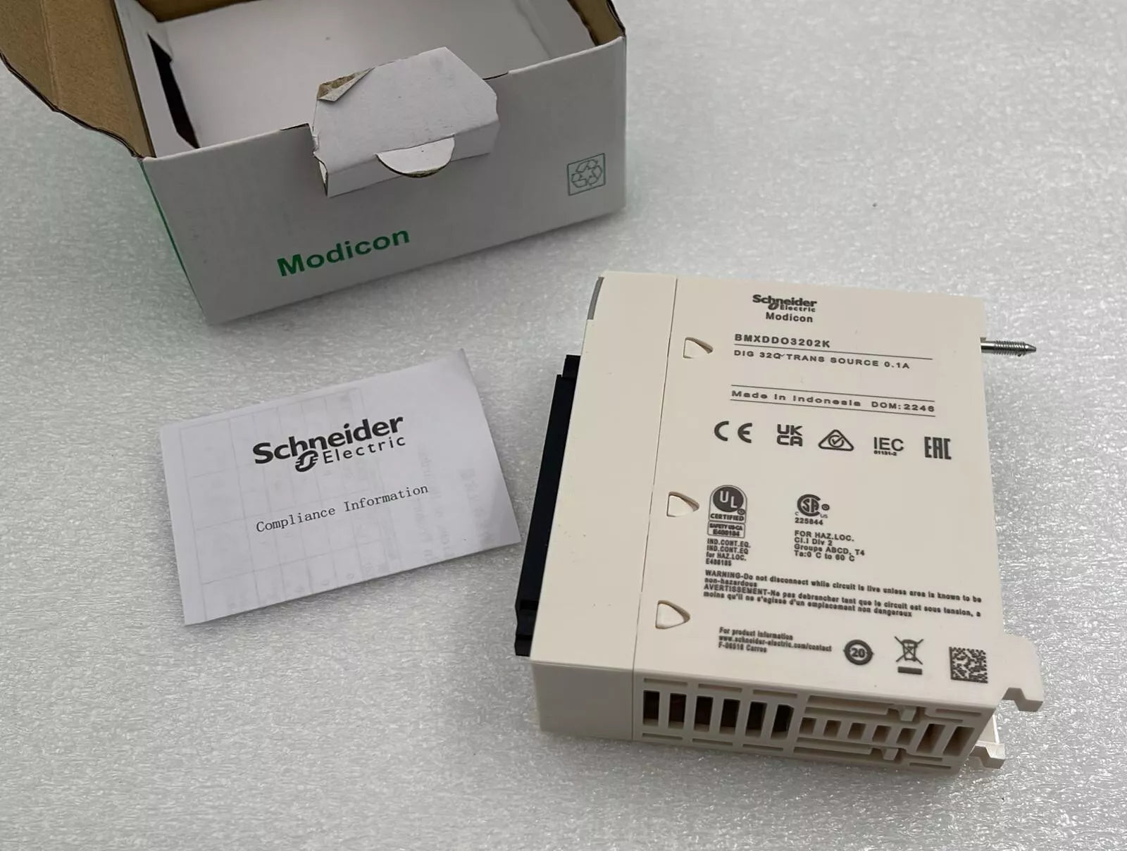 NEW - Schneider BMXDDO3202K Modicon DIG 32Q Trans Source 0.1A 391047