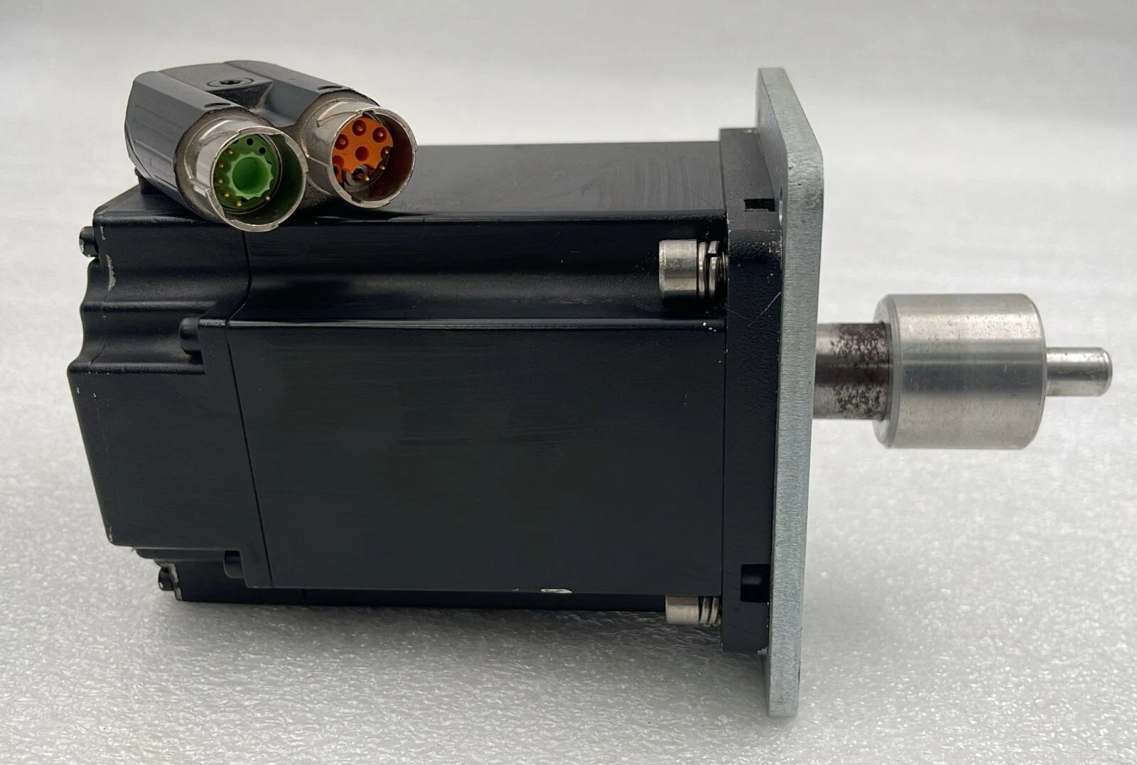 B&R Automation Servo Motor 8LVA33.R0021D000-0