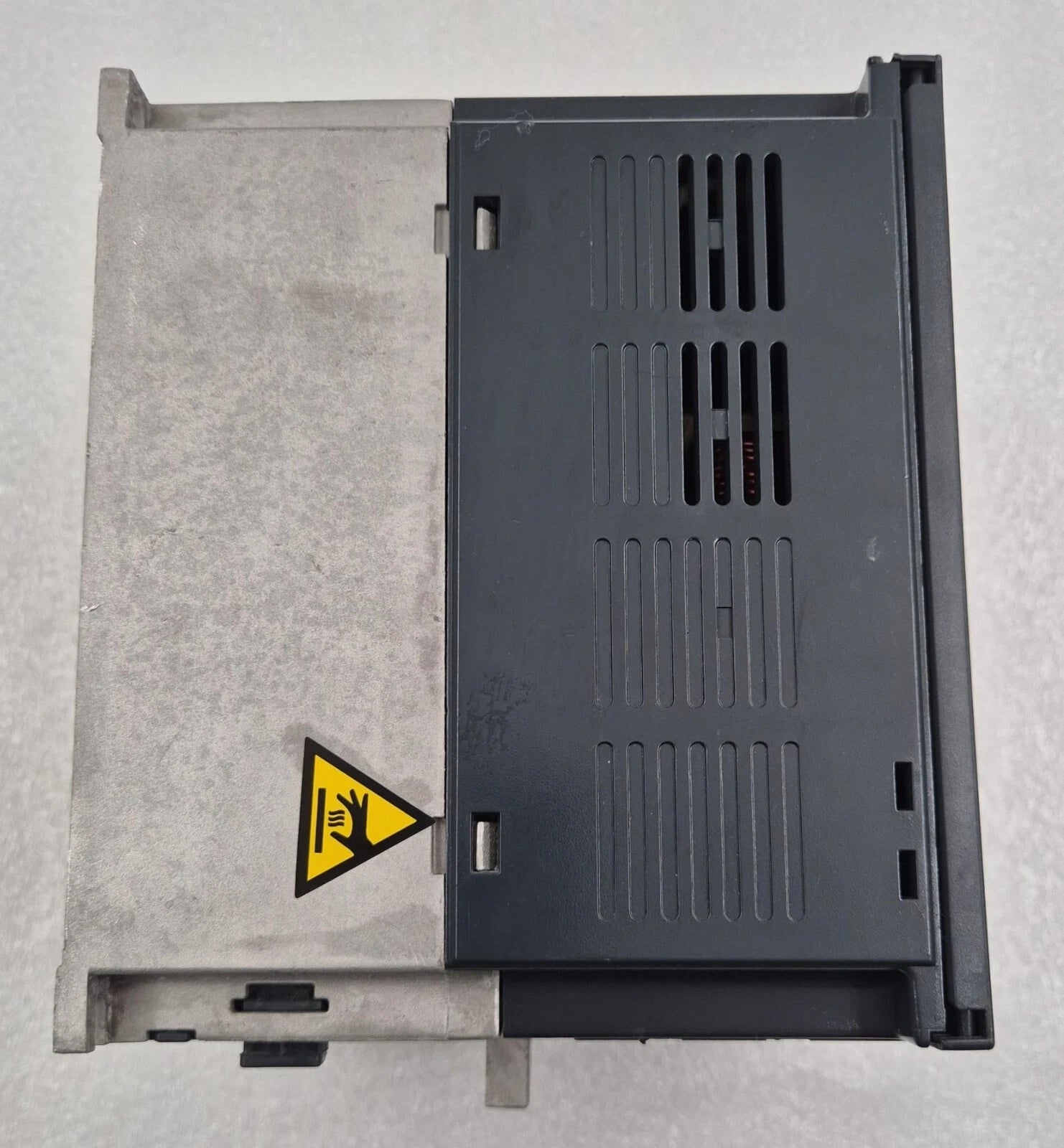 Schneider Electric ATV312HU22N4 380-500V 2.2kW 3HP Frequency Inverter