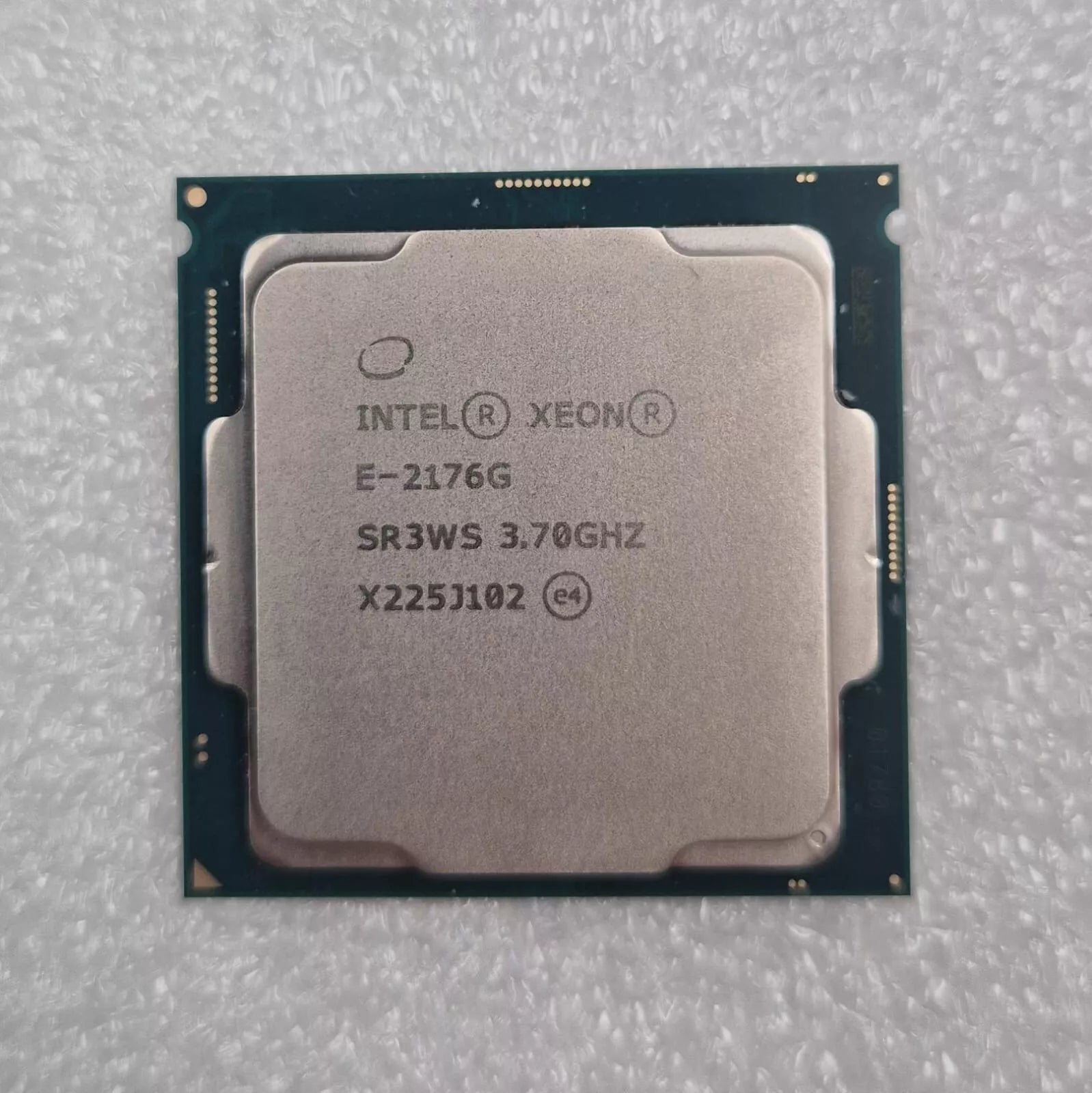 Intel Xeon E-2176G SR3WS 3.70GHZ 6-Core LGA 1151 CPU Processor