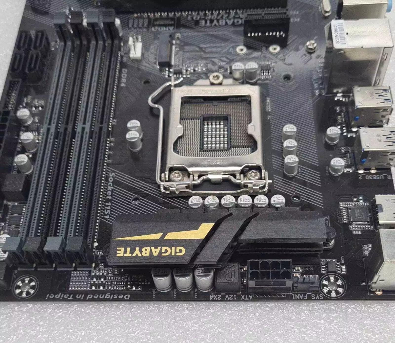 GIGABYTE GA-Z270P-D3 LGA1151 DDR4 Intel Z270 SATA3 USB 3.1 Customize Motherboard