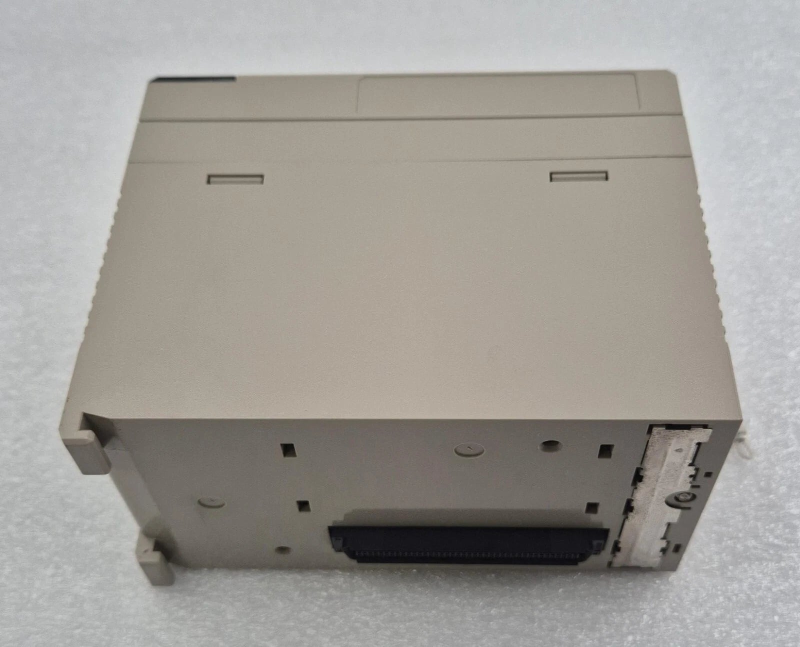 Omron SYSMAC CS1G PLC side housing view