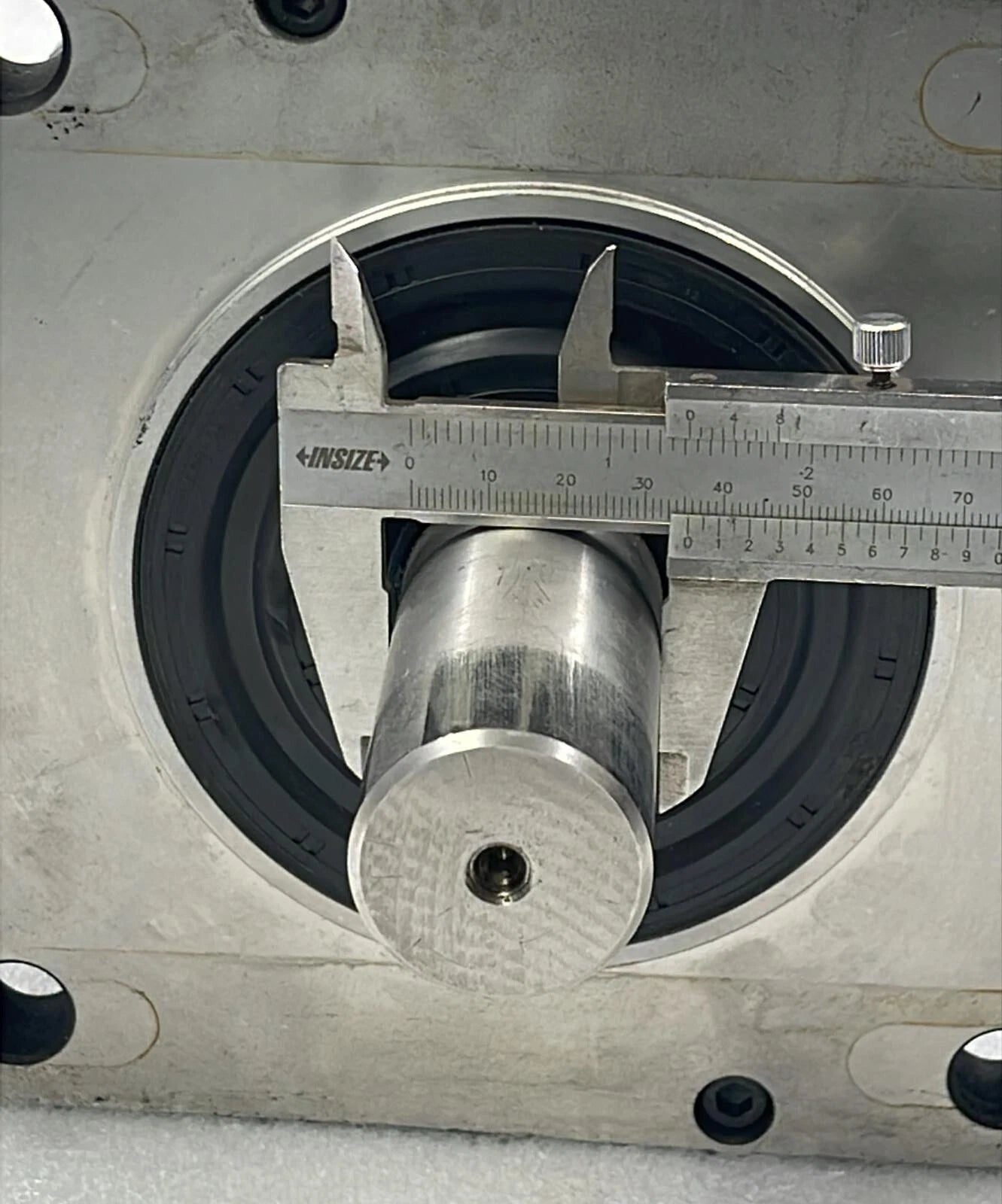 FANUC AC Servo Motor A12/2000 A06B-0142-B175 2.1kW 2000RPM 186V 3-Phase