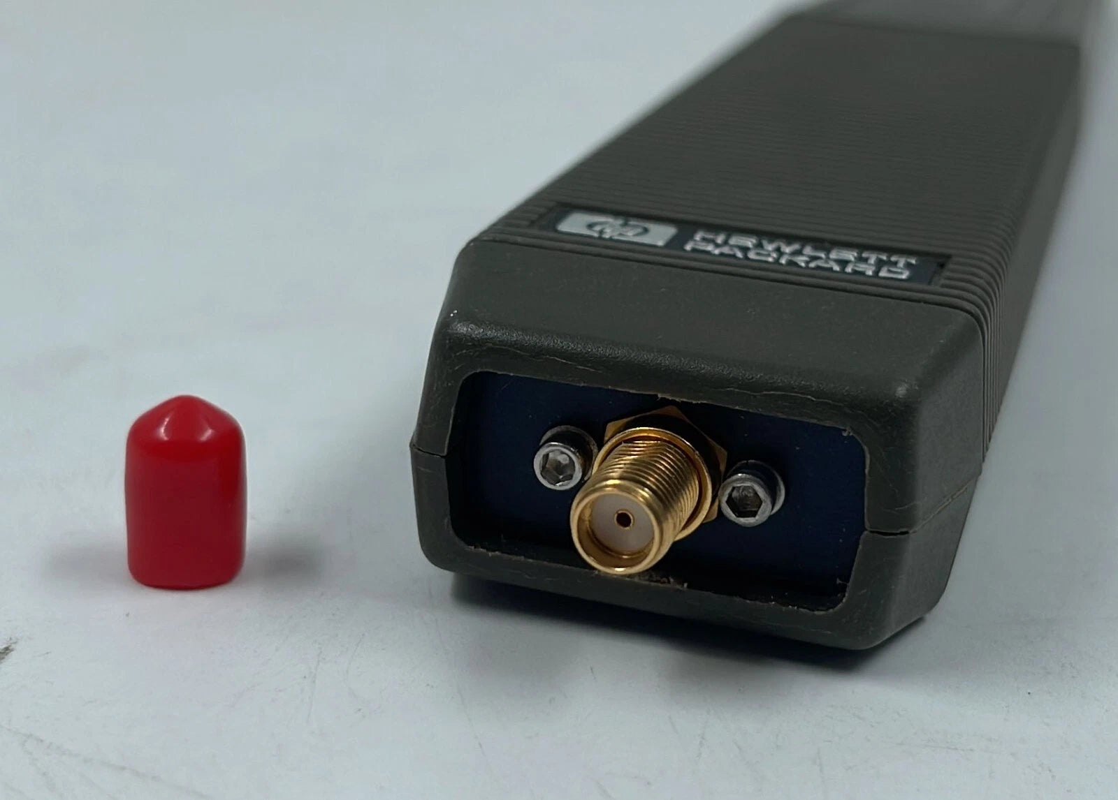 HP 11941A close-field probe RF connector close-up