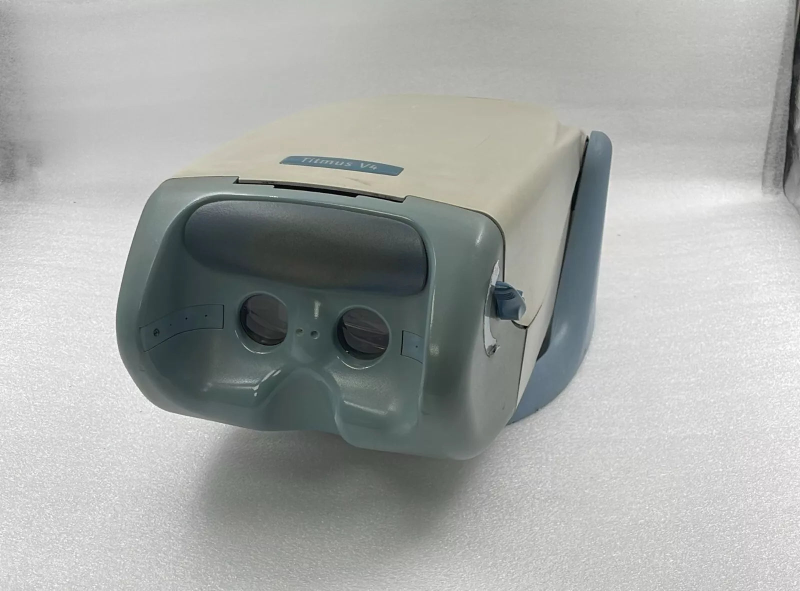 Sperian Titmus V4 optical vision screener diagnostic vision testing device