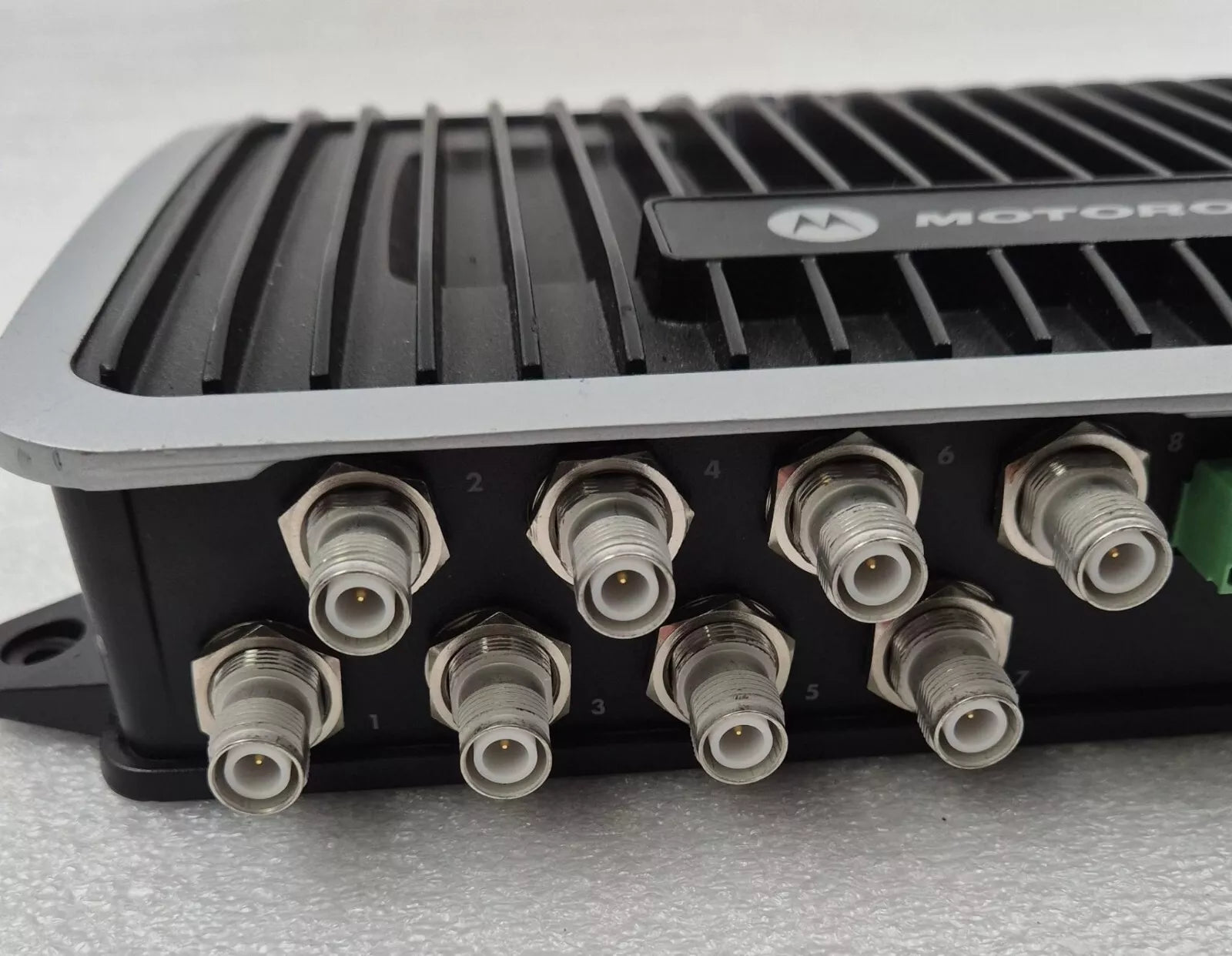 Motorola FX9500 FX9500-81324D41-US 8-Channel UHF RFID Reader 24V