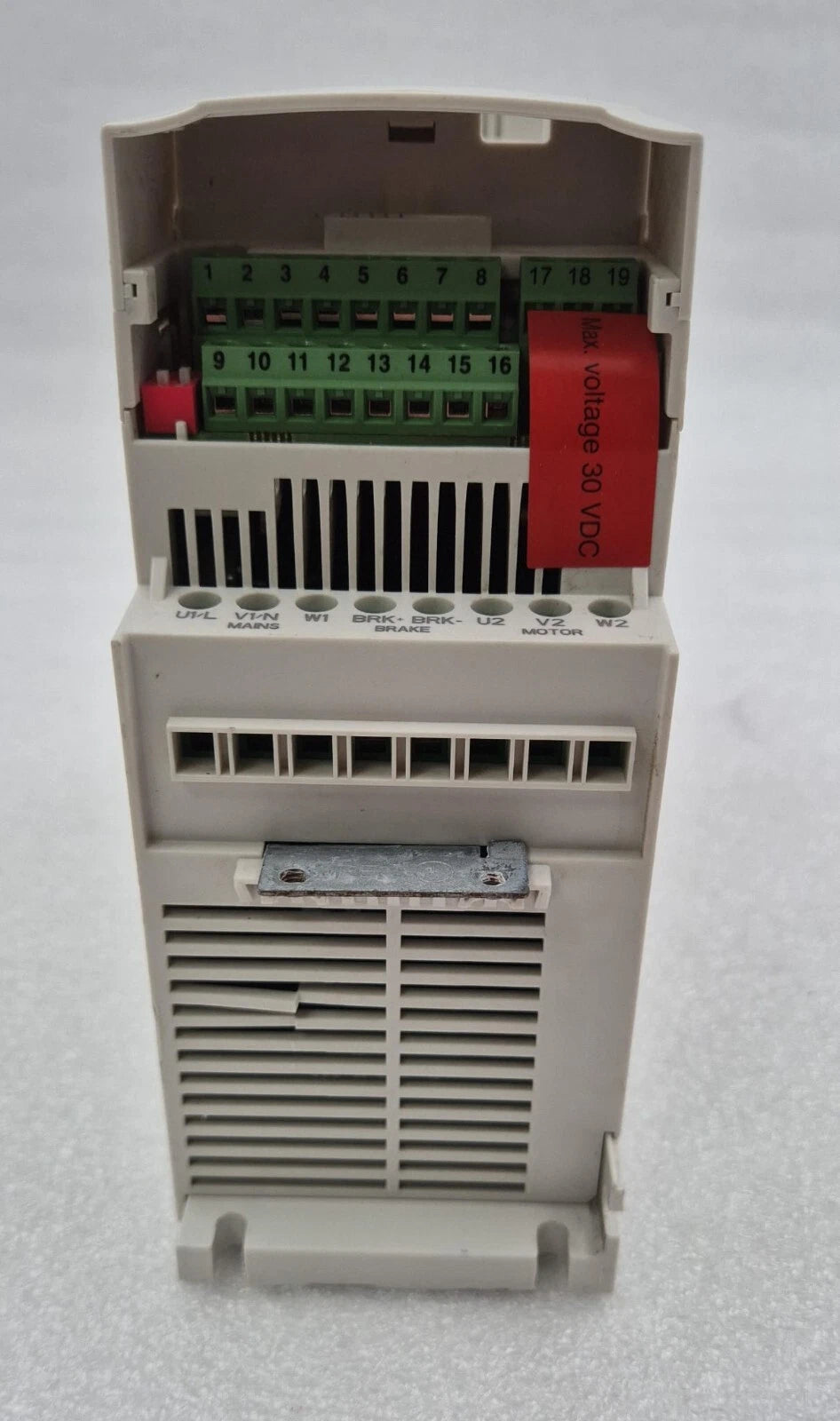 ABB ACS355-03E-08A8-4 Inverter Drive IP20 UL Open Type 4KW 5HP 480V **AS-IS**