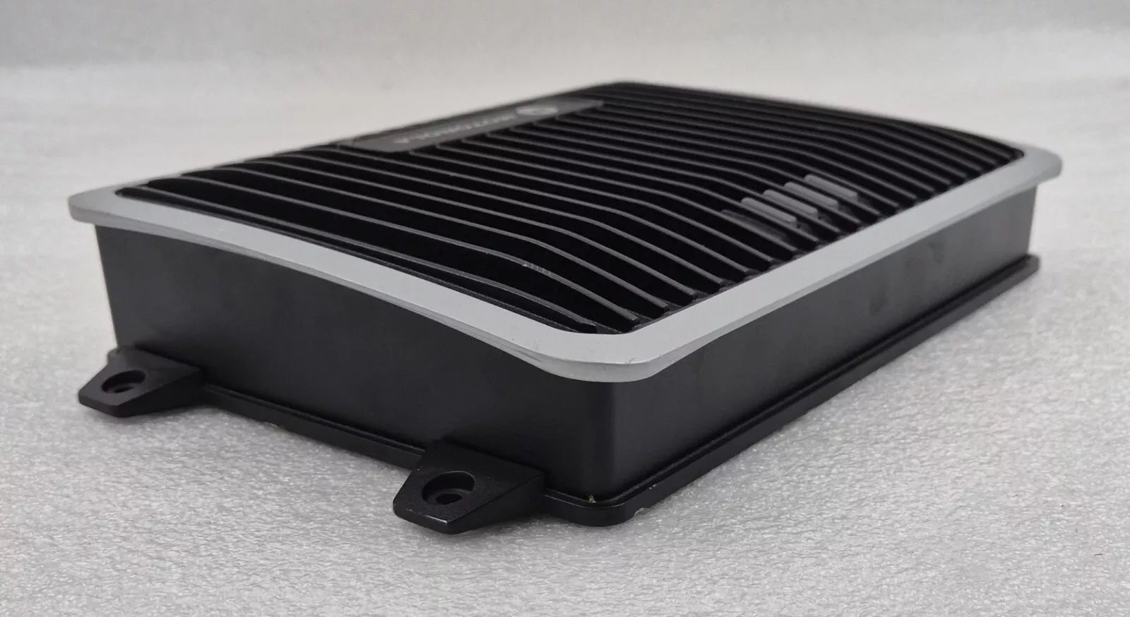 Motorola FX9500 FX9500-81324D41-US 8-Channel UHF RFID Reader 24V