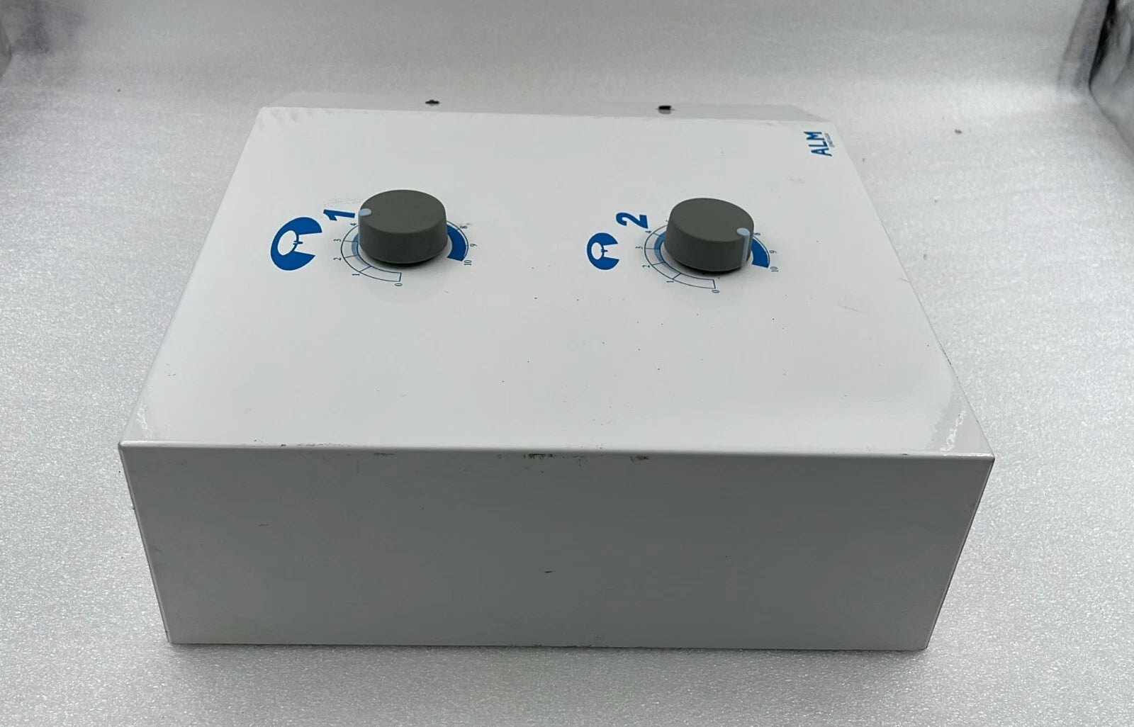 ALM Energix WPS 000-2-M-01 operating room surgical light control unit front view