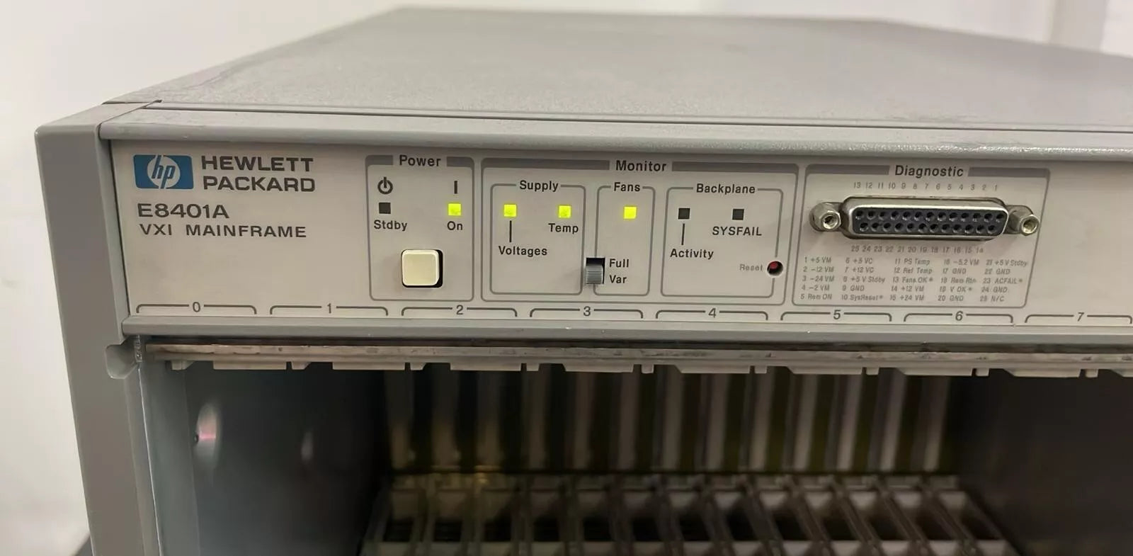 HP Agilent 75000 Series-C VXI Mainframe E8401A