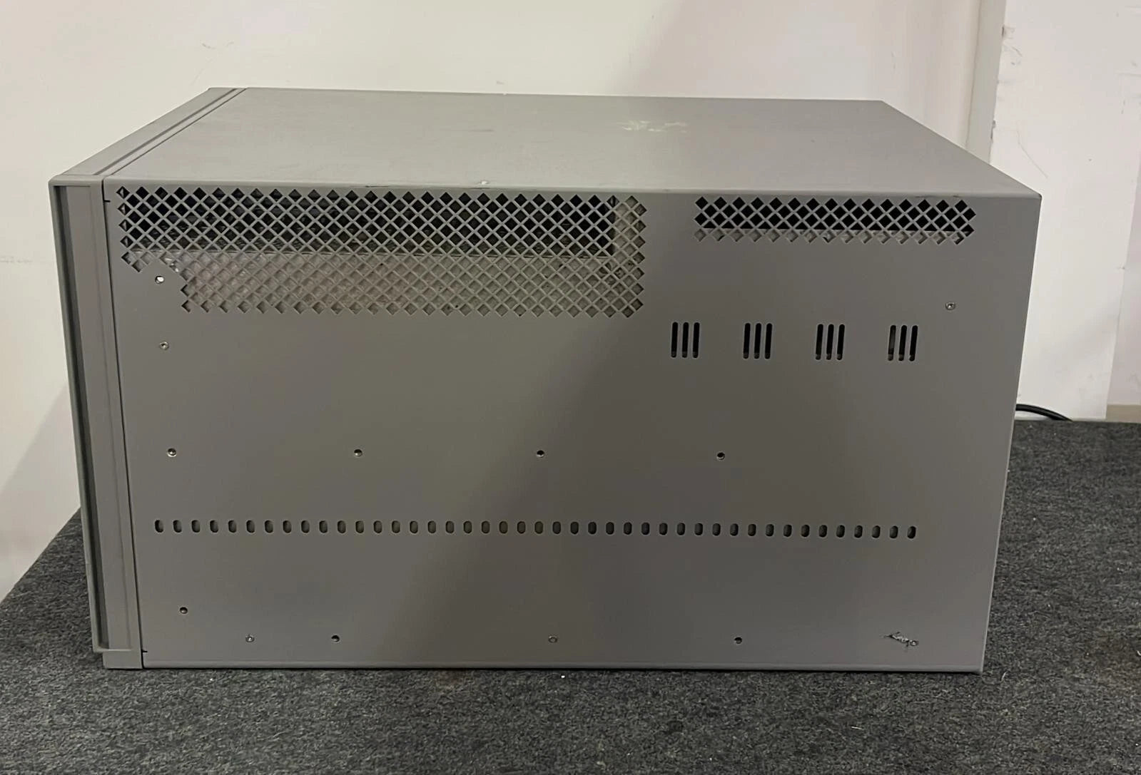 HP Agilent 75000 Series-C VXI Mainframe E8401A