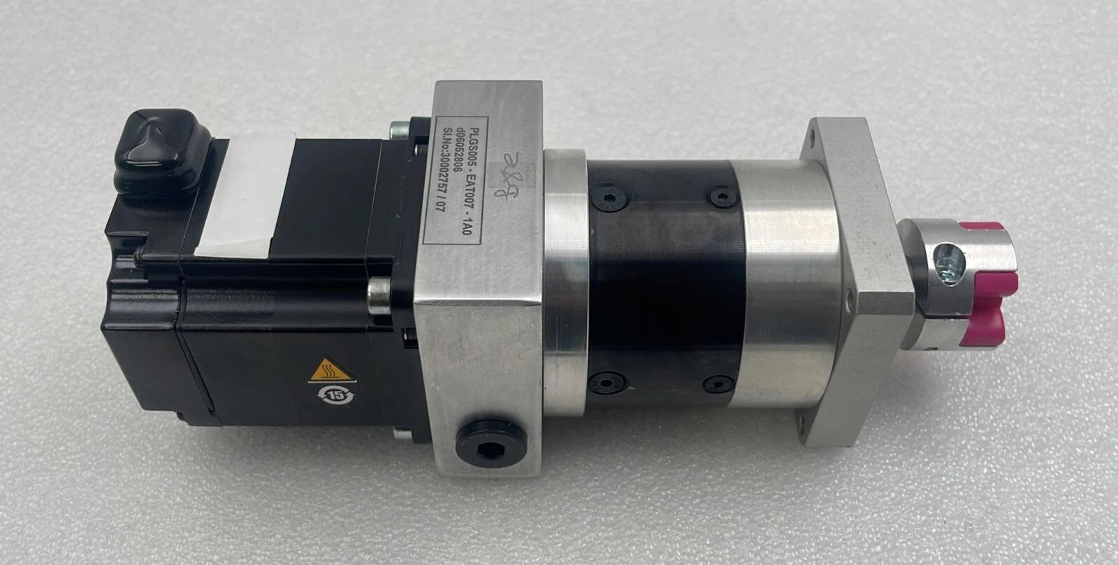 YASKAWA SGM7J-02AFA61 AC SERVO MOTOR 200V PH-3 1.6A 250Hz W/ Gear PLGS005-EAT007