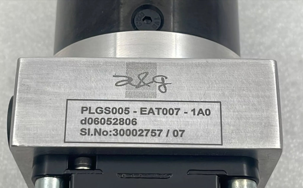 YASKAWA SGM7J-02AFA61 AC SERVO MOTOR 200V PH-3 1.6A 250Hz W/ Gear PLGS005-EAT007